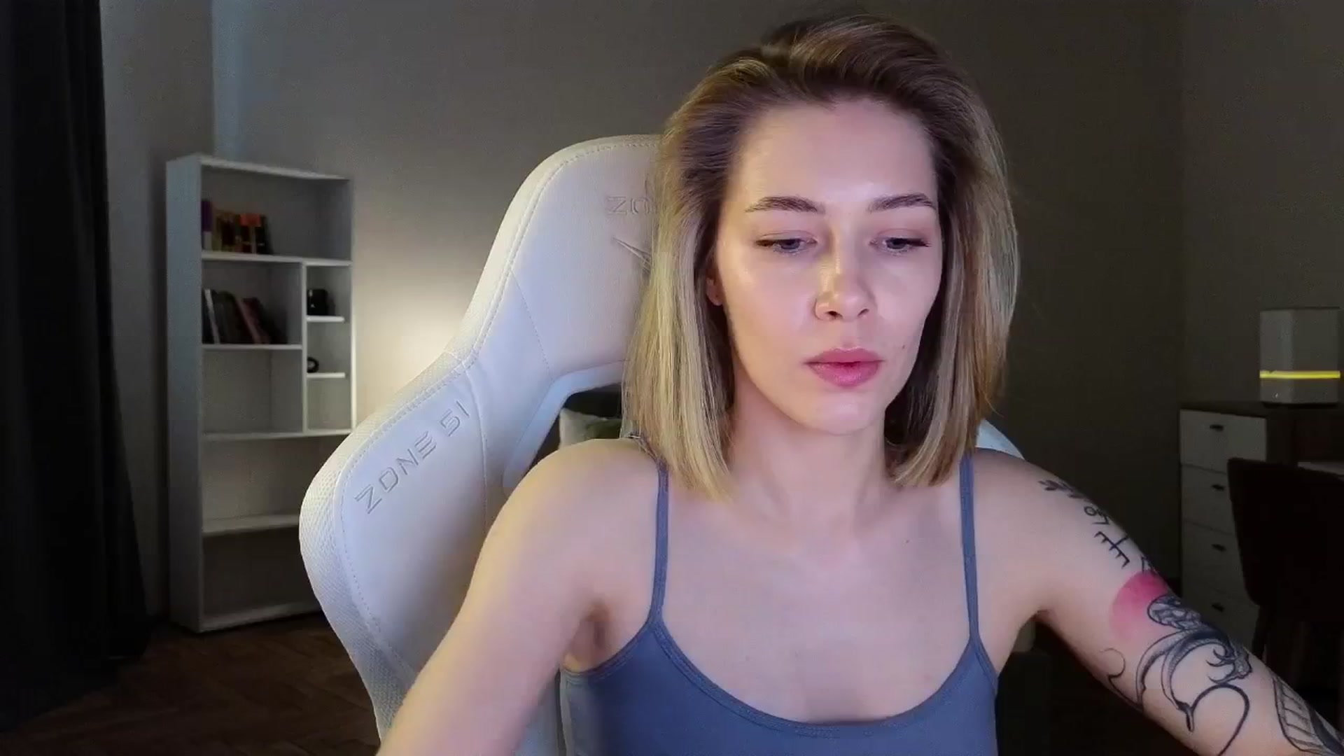 Gallery image thumbnail from KeepSpark's myfreecams stream on, 04/24/2025, 07:03 image 18 of 20