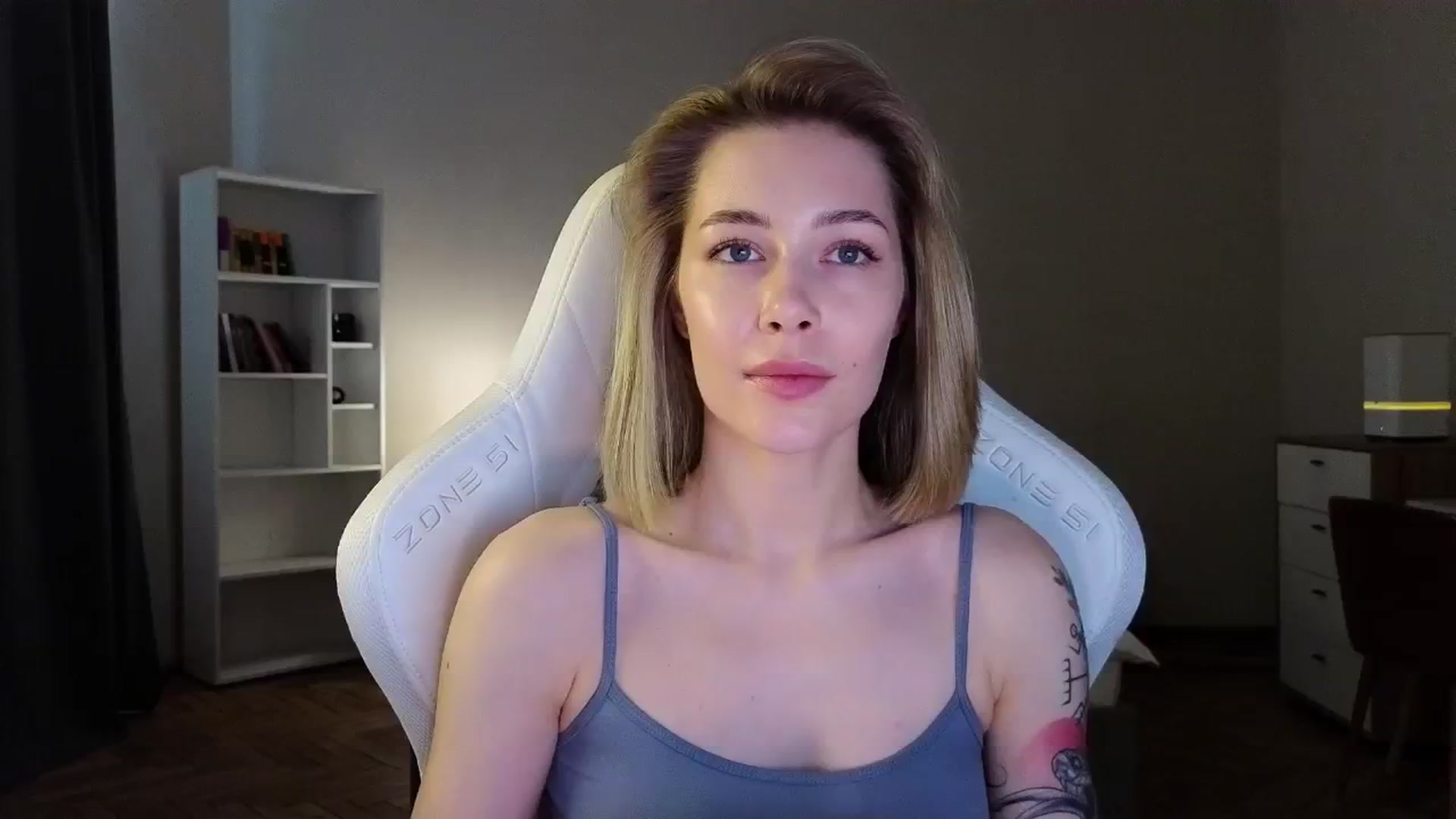 Gallery image thumbnail from KeepSpark's myfreecams stream on, 04/24/2025, 07:03 image 13 of 20