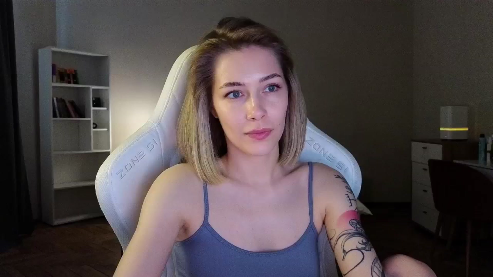 Gallery image thumbnail from KeepSpark's myfreecams stream on, 04/24/2025, 07:39 image 11 of 20