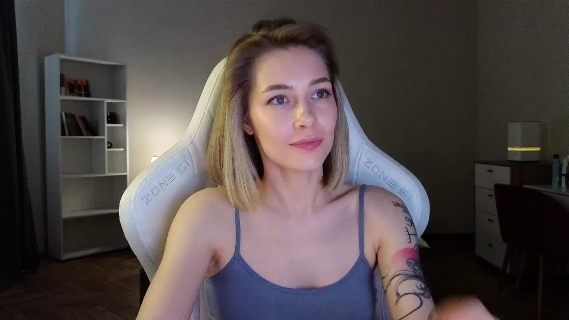 Gallery image thumbnail from KeepSpark's myfreecams stream on, 04/24/2025, 07:39 image 9 of 20