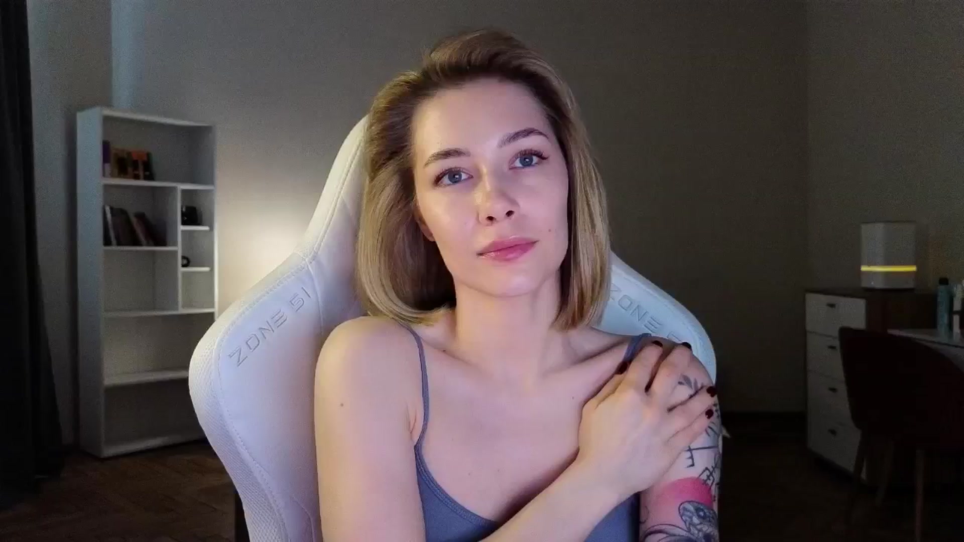 Gallery image thumbnail from KeepSpark's myfreecams stream on, 04/24/2025, 07:39 image 2 of 20