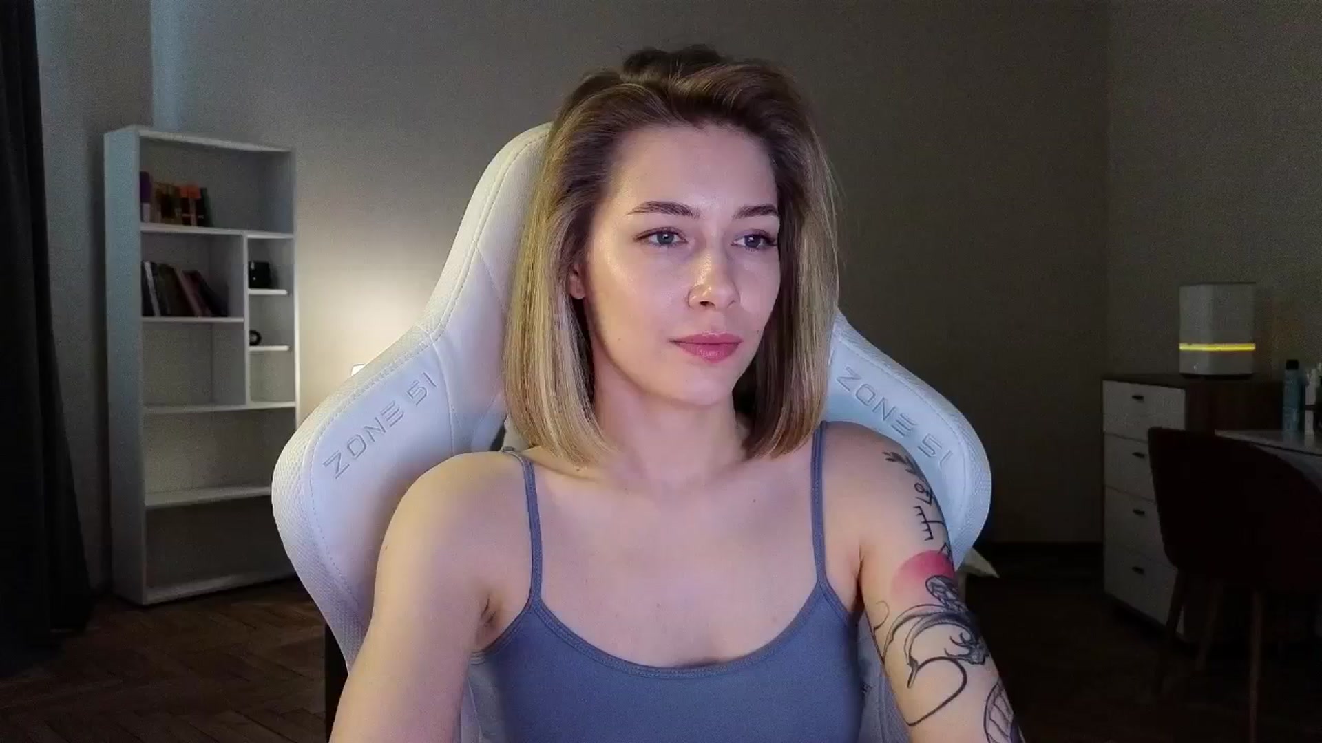 Gallery image thumbnail from KeepSpark's myfreecams stream on, 04/24/2025, 07:39 image 5 of 20