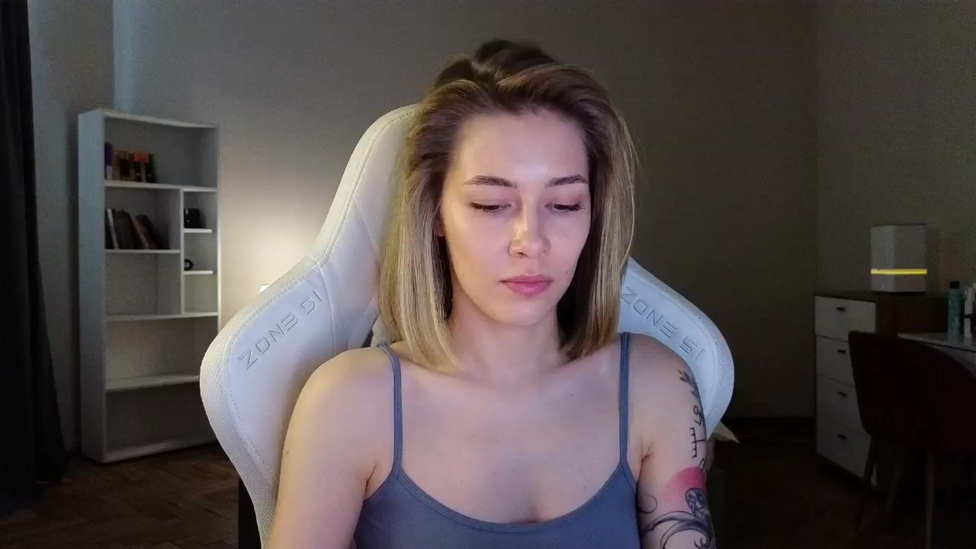 Gallery image thumbnail from KeepSpark's myfreecams stream on, 04/24/2025, 07:39 image 4 of 20