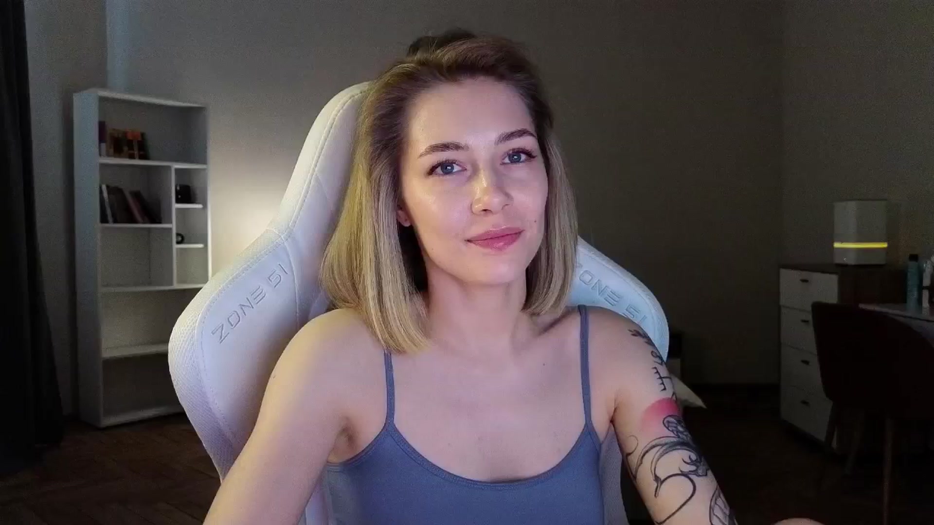 Gallery image thumbnail from KeepSpark's myfreecams stream on, 04/24/2025, 07:39 image 10 of 20