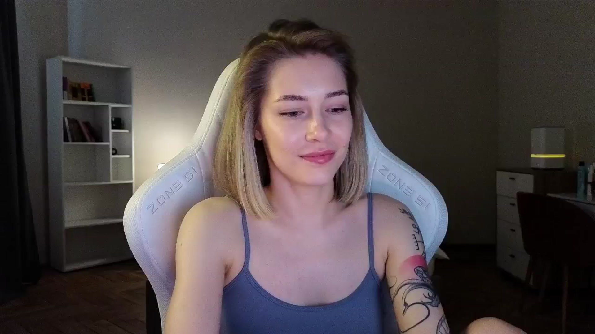 Gallery image thumbnail from KeepSpark's myfreecams stream on, 04/24/2025, 07:39 image 13 of 20