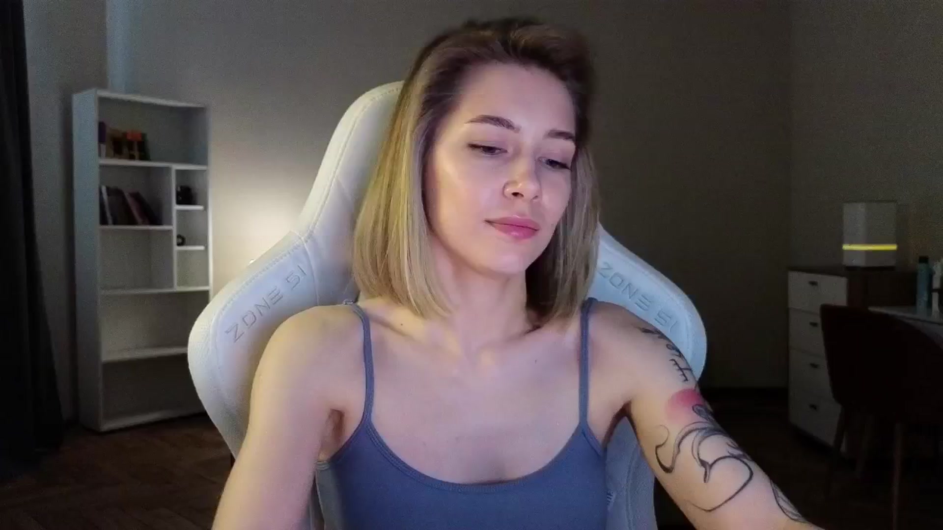 Gallery image thumbnail from KeepSpark's myfreecams stream on, 04/24/2025, 08:26 image 4 of 20