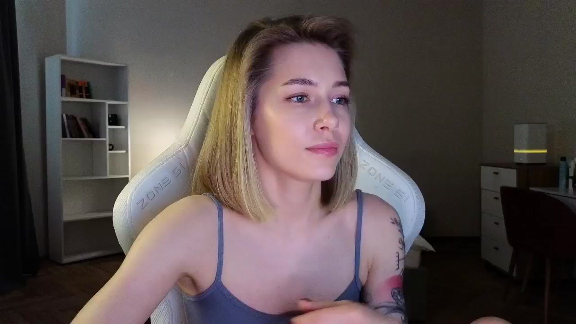 Gallery image thumbnail from KeepSpark's myfreecams stream on, 04/24/2025, 08:26 image 11 of 20
