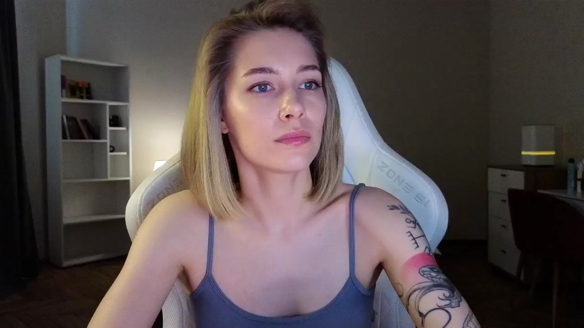 Gallery image thumbnail from KeepSpark's myfreecams stream on, 04/24/2025, 08:26 image 3 of 20