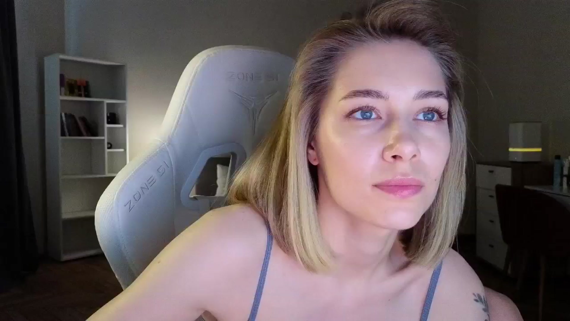 Gallery image thumbnail from KeepSpark's myfreecams stream on, 04/24/2025, 08:26 image 1 of 20
