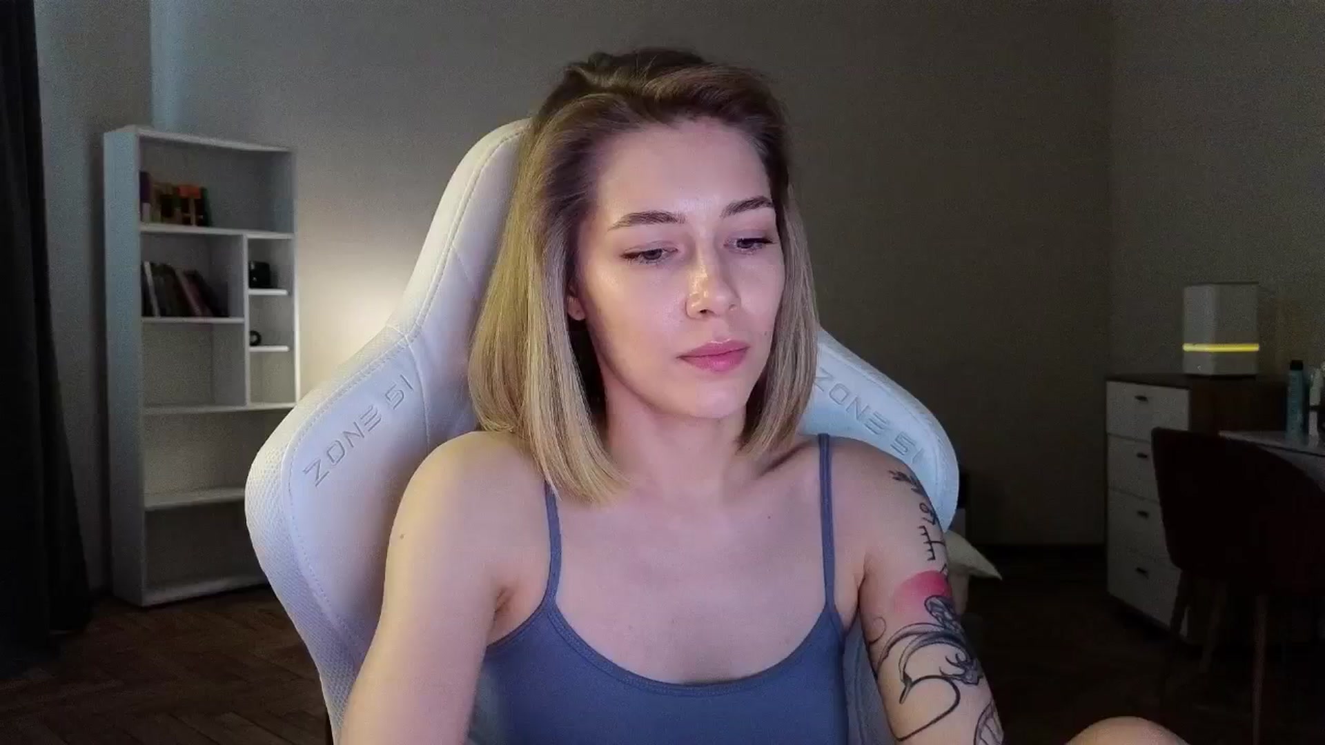 Gallery image thumbnail from KeepSpark's myfreecams stream on, 04/24/2025, 08:26 image 12 of 20