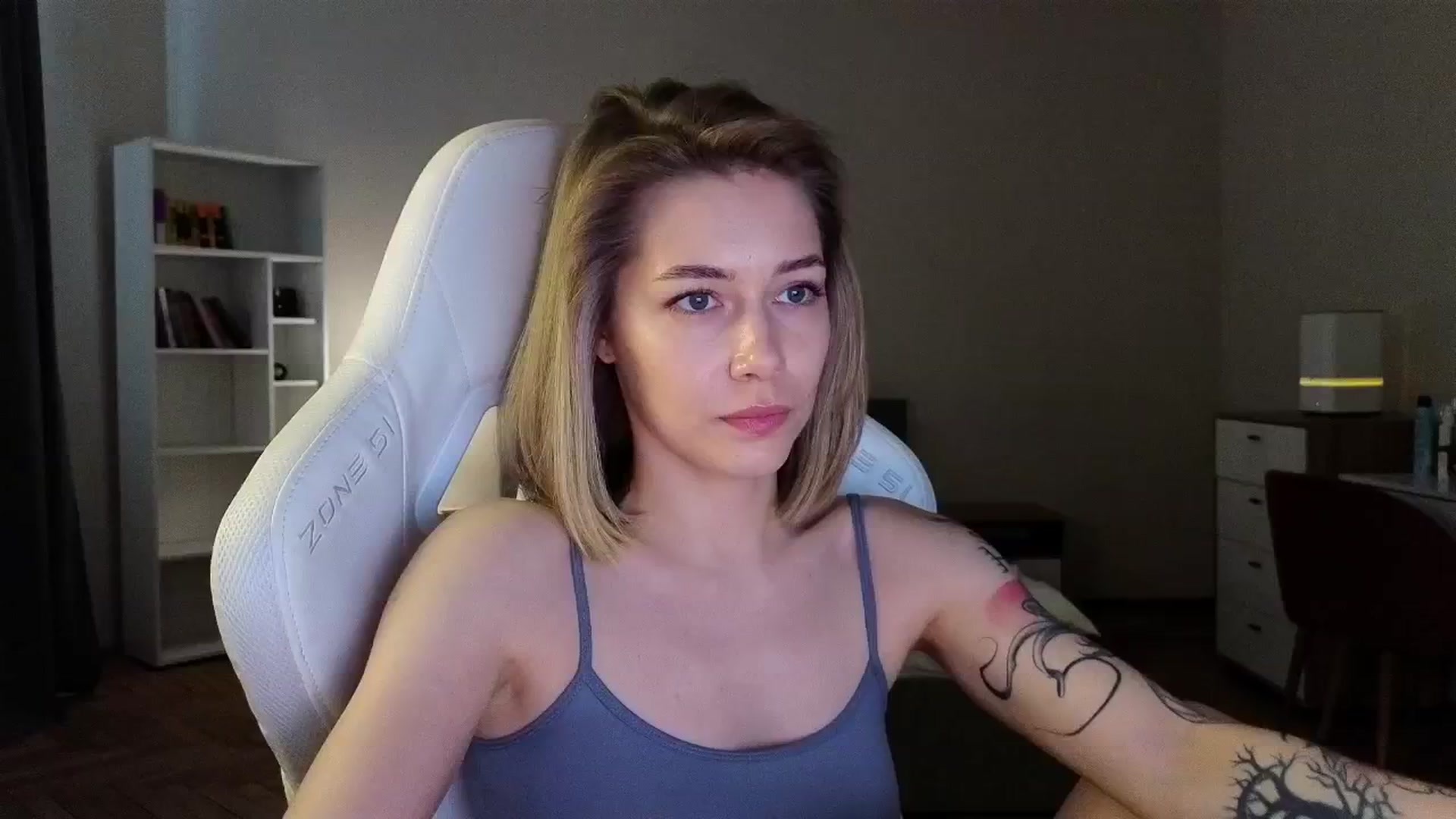 Gallery image thumbnail from KeepSpark's myfreecams stream on, 04/24/2025, 08:26 image 7 of 20