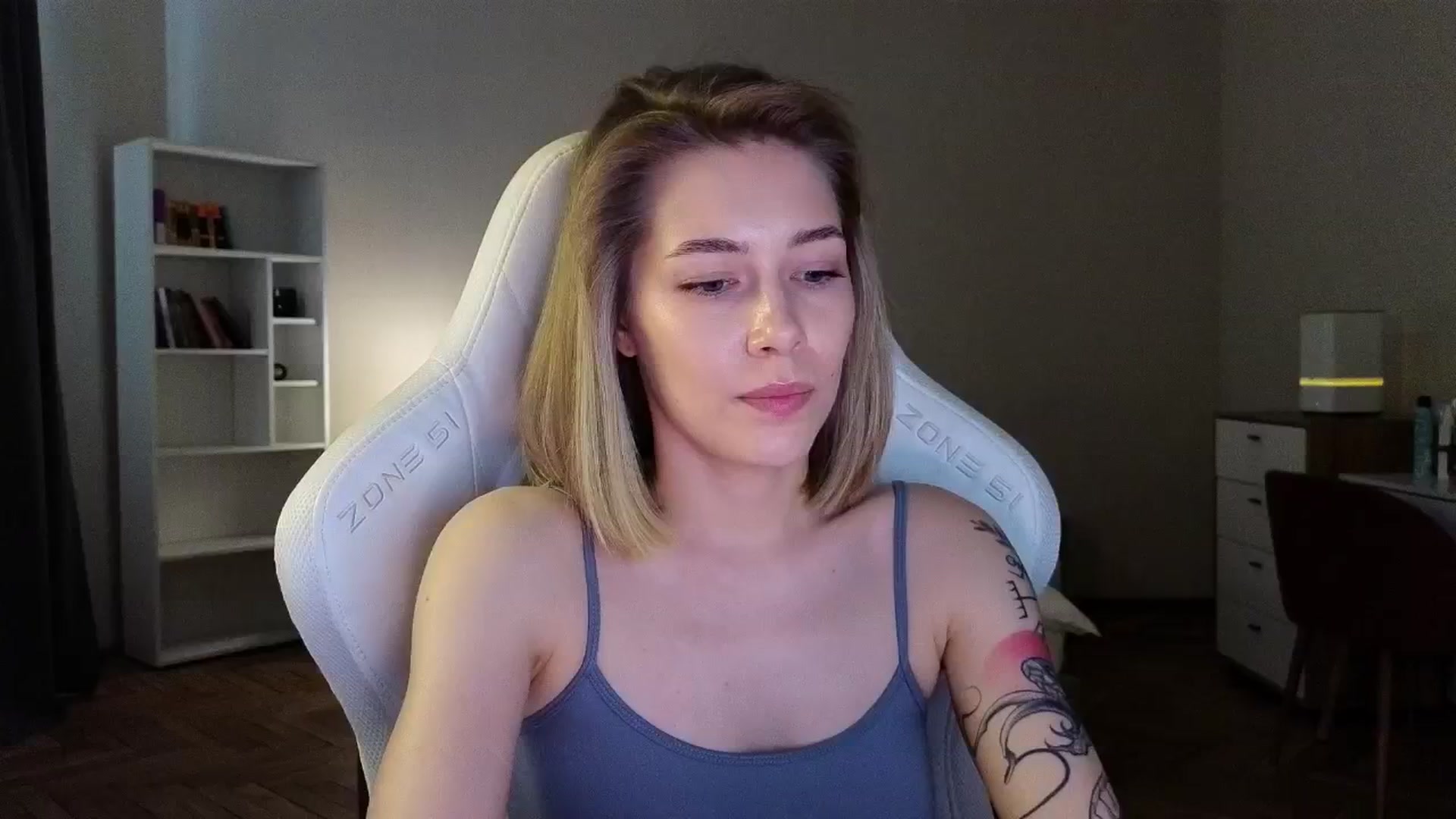 Gallery image thumbnail from KeepSpark's myfreecams stream on, 04/24/2025, 08:26 image 15 of 20