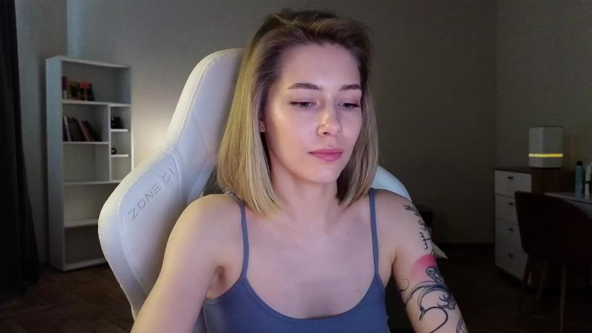 Gallery image thumbnail from KeepSpark's myfreecams stream on, 04/24/2025, 08:26 image 17 of 20