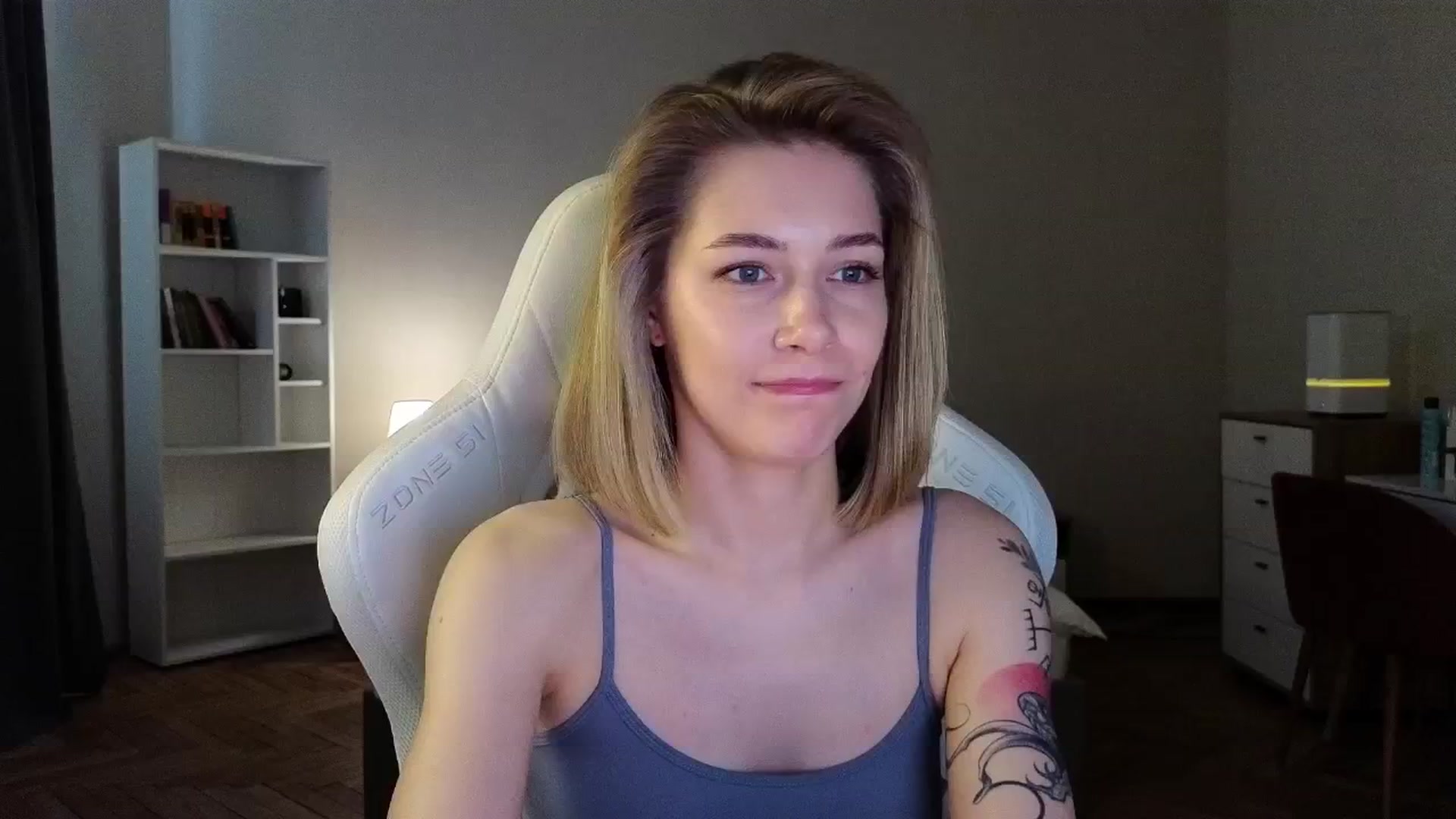 Gallery image thumbnail from KeepSpark's myfreecams stream on, 04/24/2025, 09:14 image 12 of 20