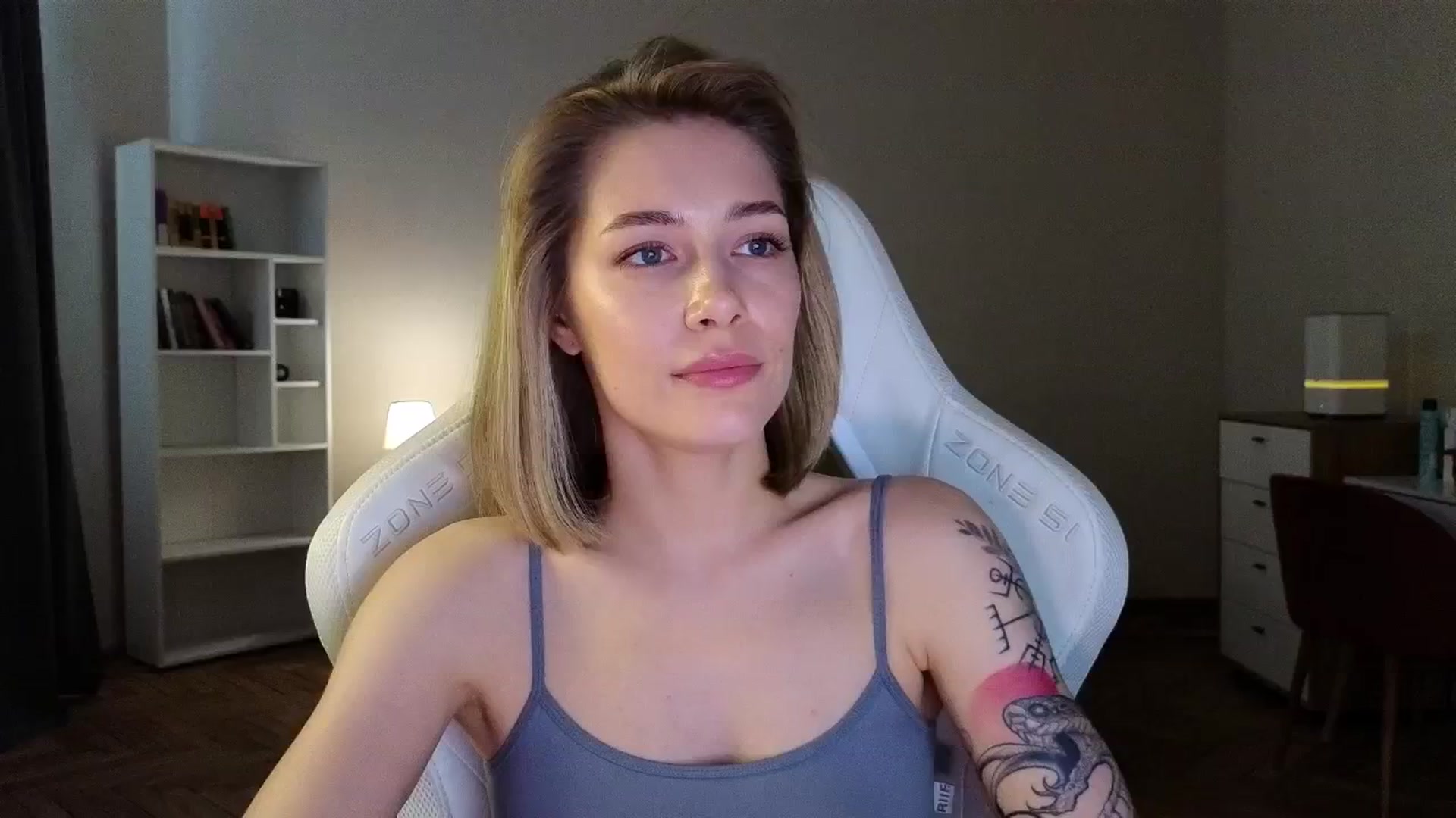 Gallery image thumbnail from KeepSpark's myfreecams stream on, 04/24/2025, 09:14 image 15 of 20