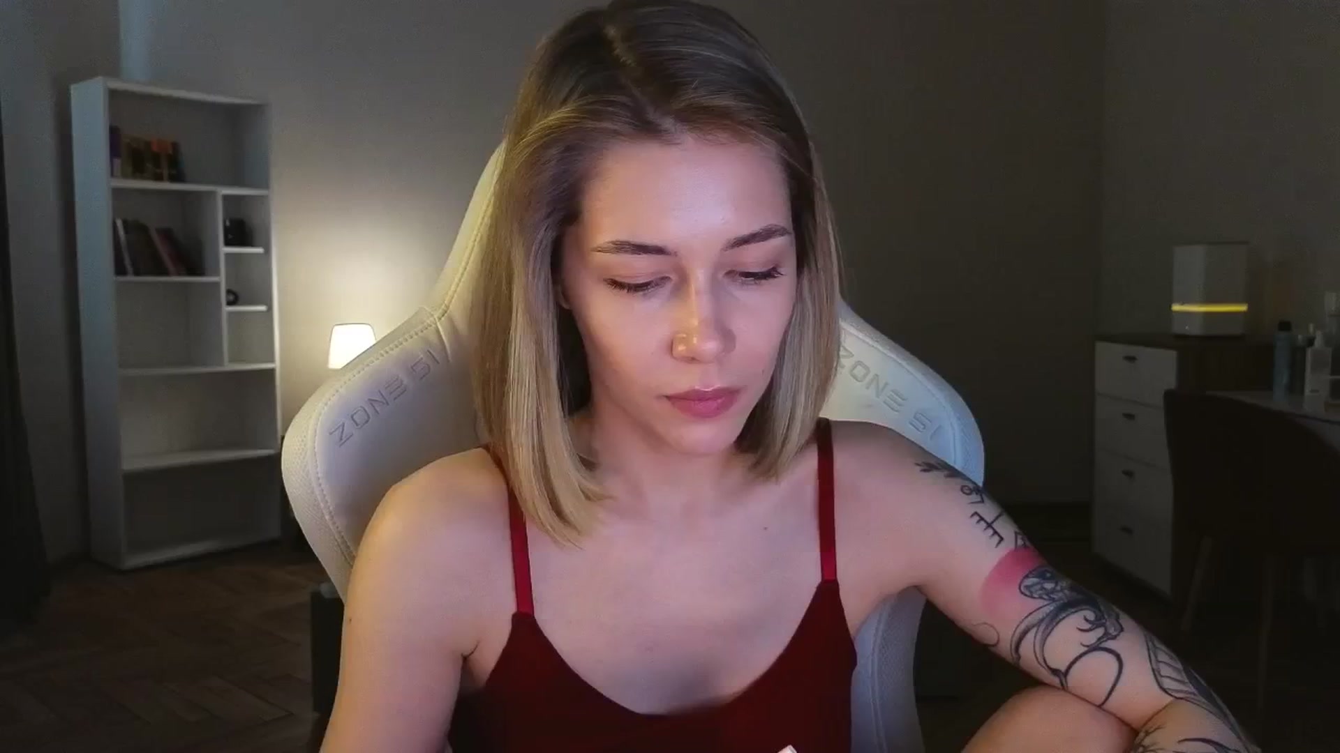 Gallery image thumbnail from KeepSpark's myfreecams stream on, 04/25/2025, 08:38 image 7 of 20