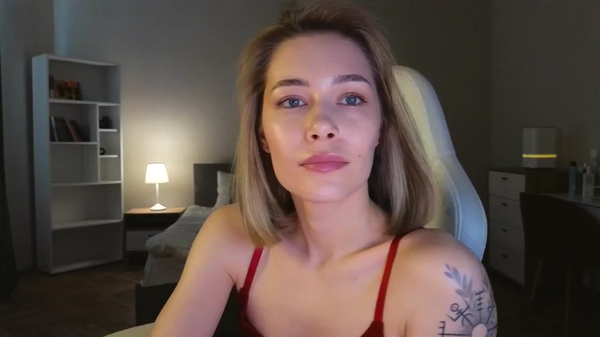 Gallery image thumbnail from KeepSpark's myfreecams stream on, 04/25/2025, 08:38 image 12 of 20