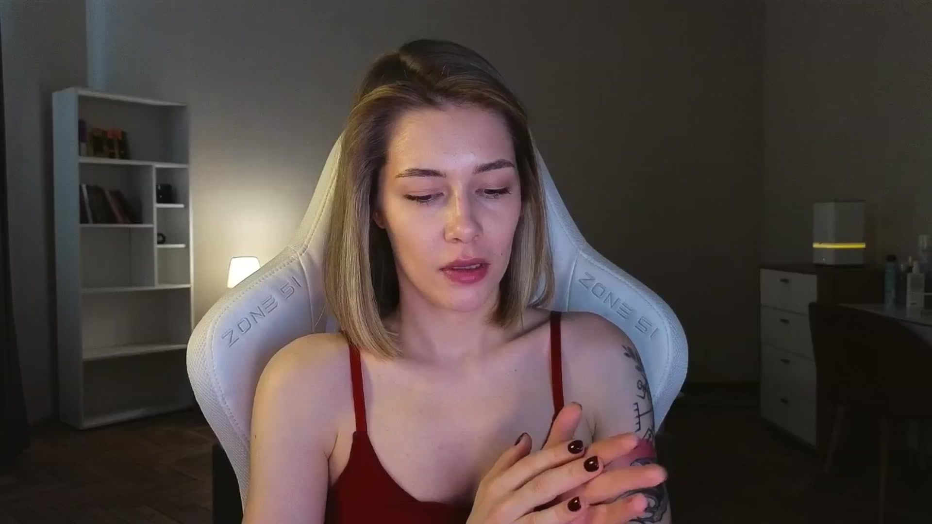 Gallery image thumbnail from KeepSpark's myfreecams stream on, 04/25/2025, 08:38 image 2 of 20