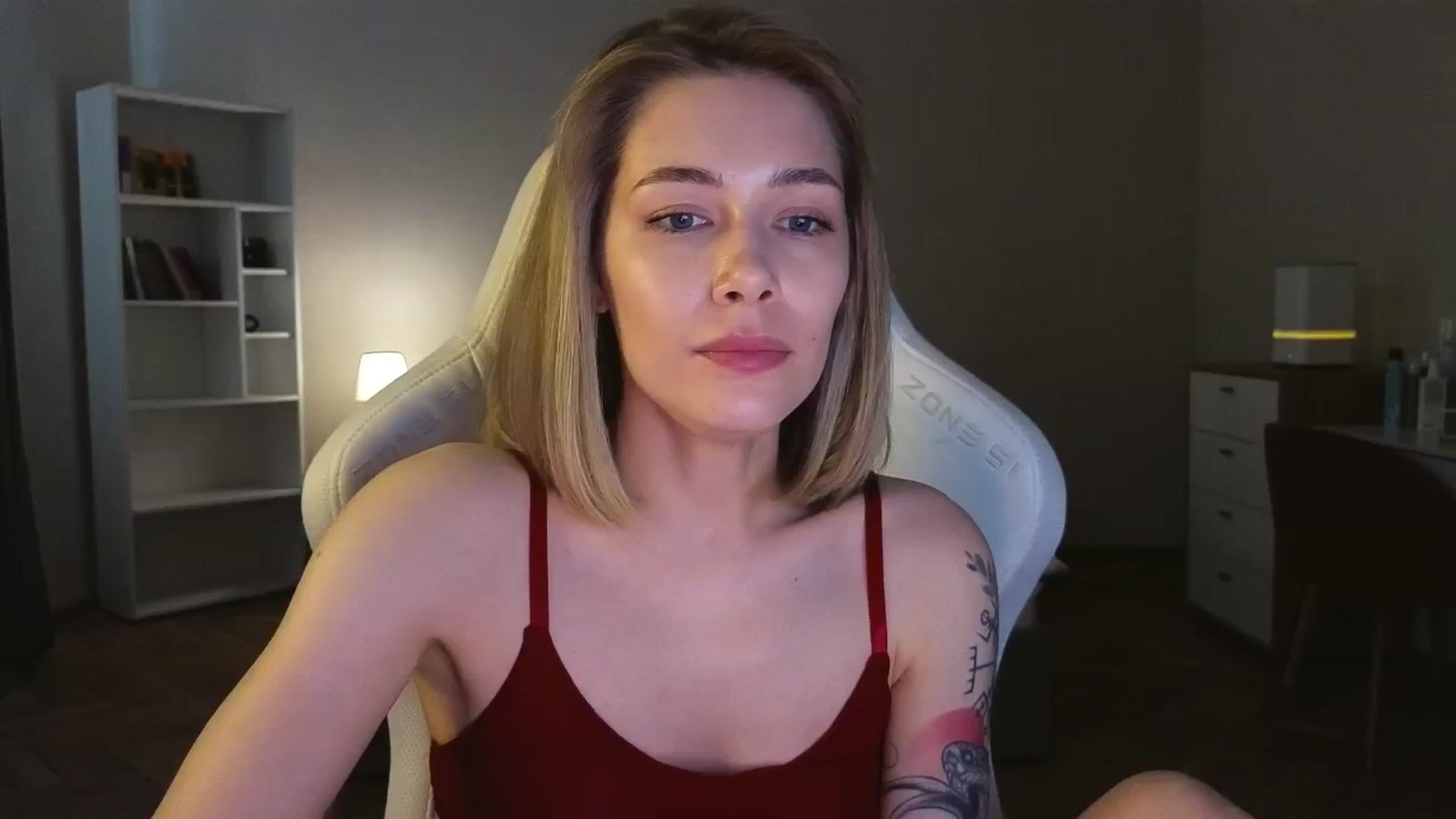 Gallery image thumbnail from KeepSpark's myfreecams stream on, 04/25/2025, 08:38 image 9 of 20