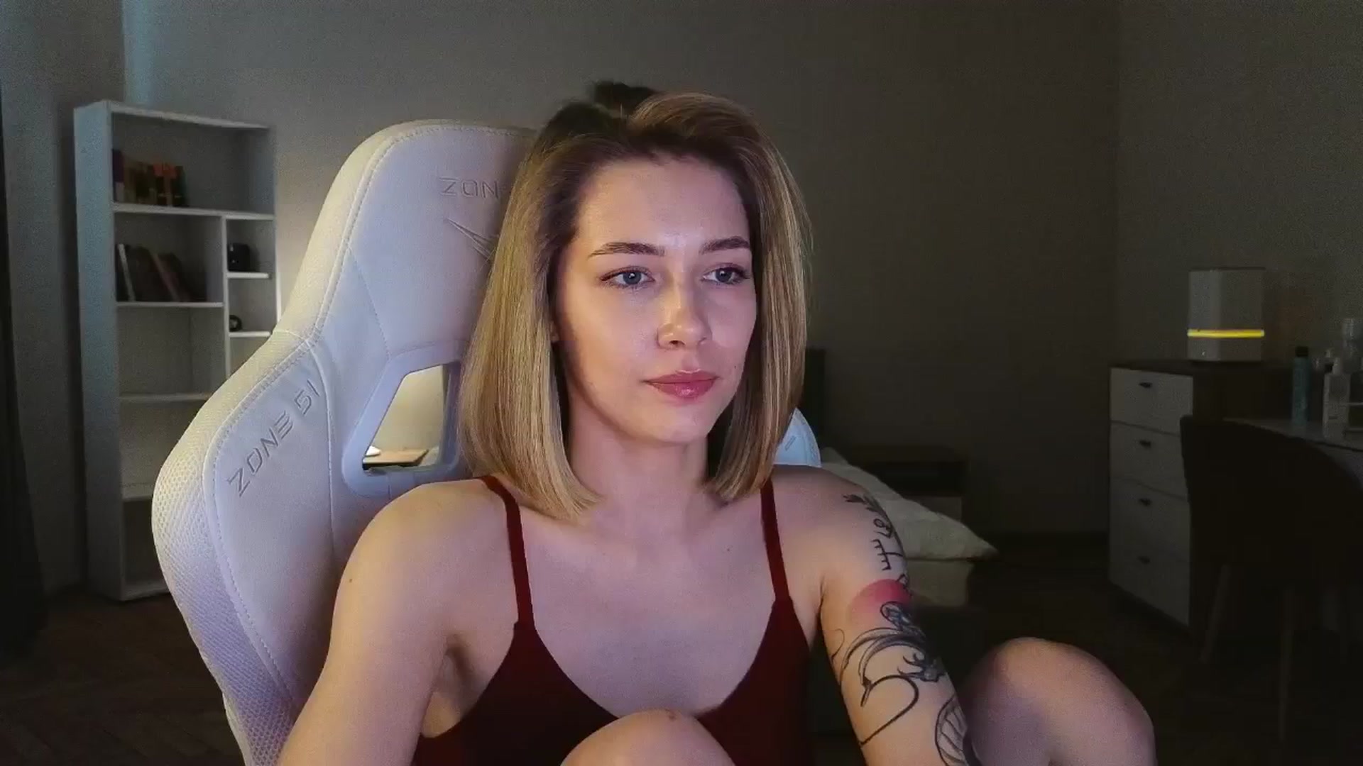 Gallery image thumbnail from KeepSpark's myfreecams stream on, 04/25/2025, 09:32 image 8 of 20