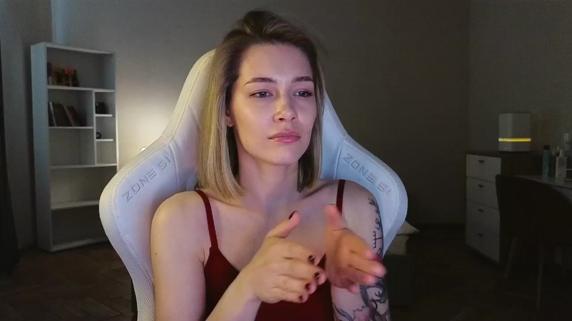 Gallery image thumbnail from KeepSpark's myfreecams stream on, 04/25/2025, 09:32 image 14 of 20