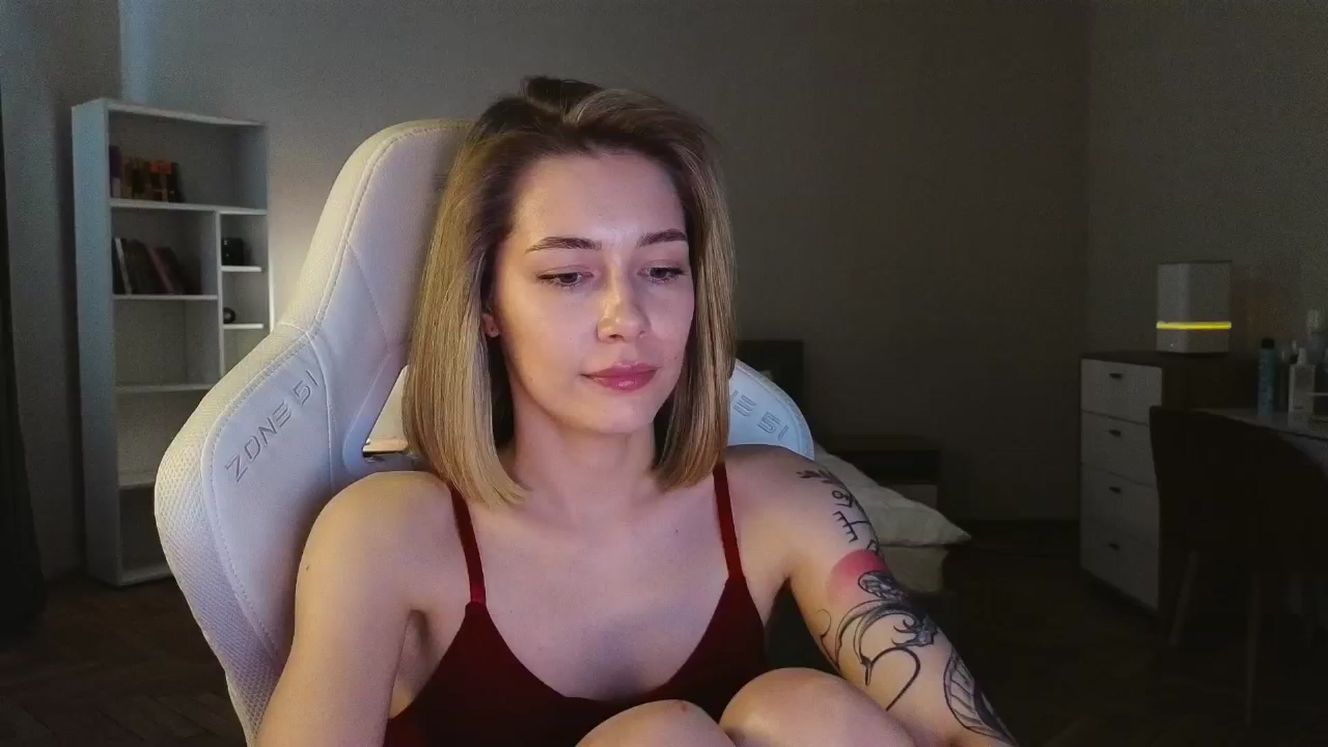 Gallery image thumbnail from KeepSpark's myfreecams stream on, 04/25/2025, 09:32 image 6 of 20