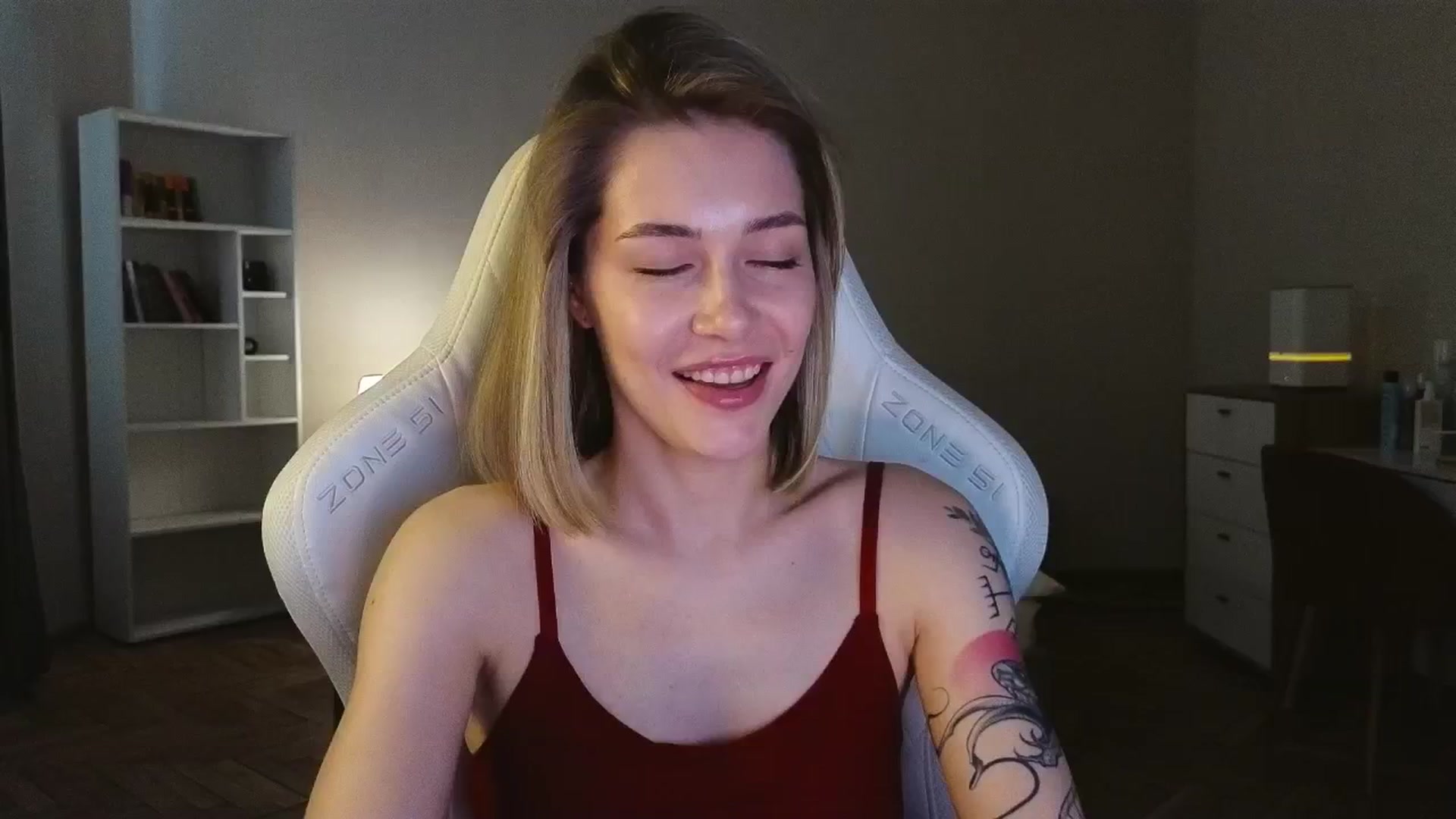 Gallery image thumbnail from KeepSpark's myfreecams stream on, 04/25/2025, 09:32 image 16 of 20