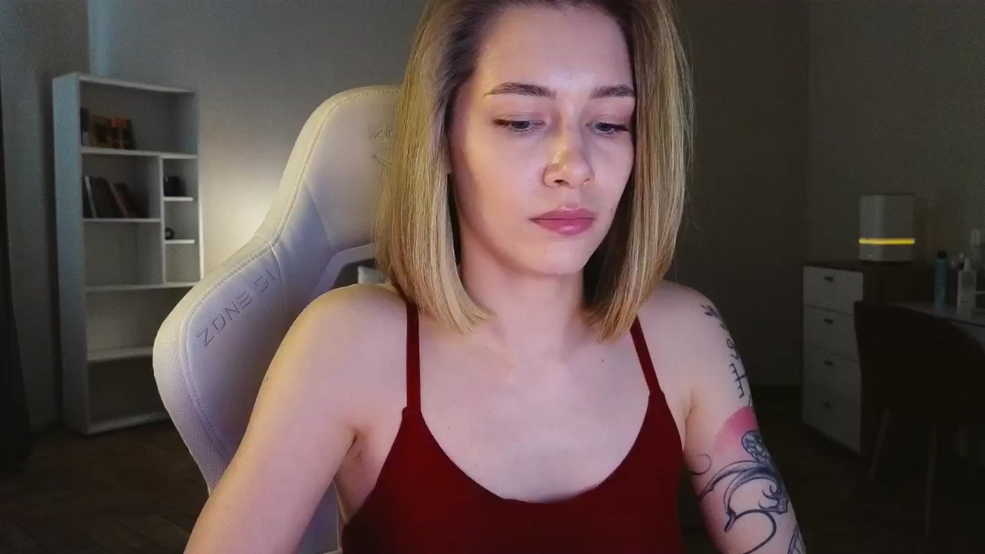Gallery image thumbnail from KeepSpark's myfreecams stream on, 04/25/2025, 09:32 image 9 of 20