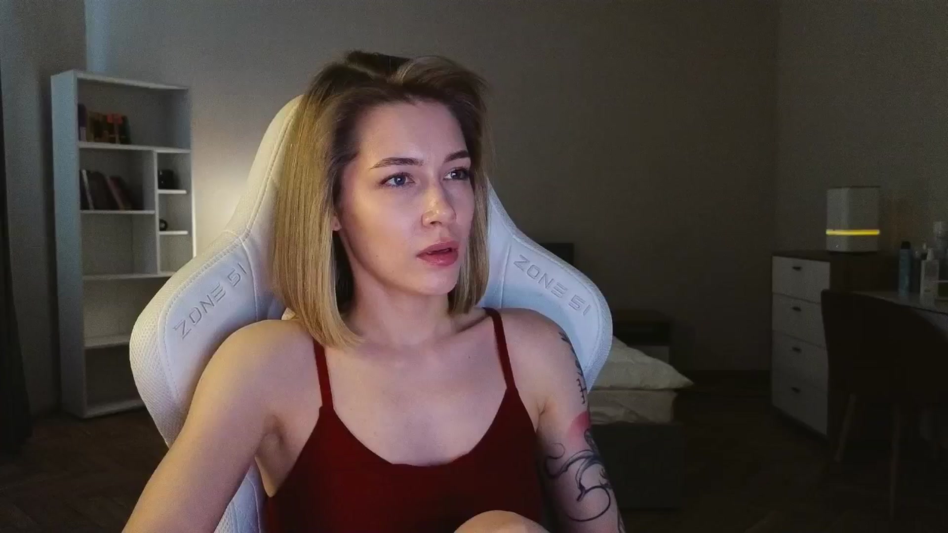 Gallery image thumbnail from KeepSpark's myfreecams stream on, 04/25/2025, 09:32 image 5 of 20