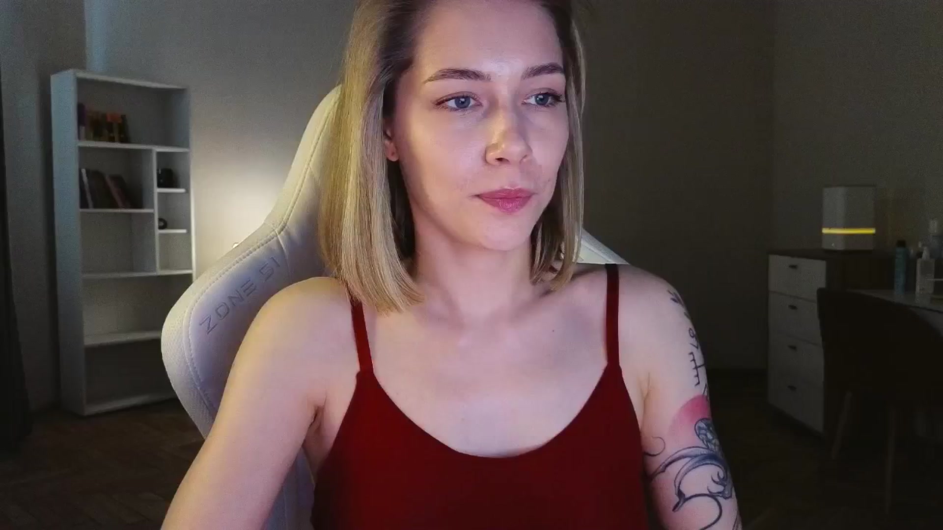 Gallery image thumbnail from KeepSpark's myfreecams stream on, 04/25/2025, 09:32 image 13 of 20
