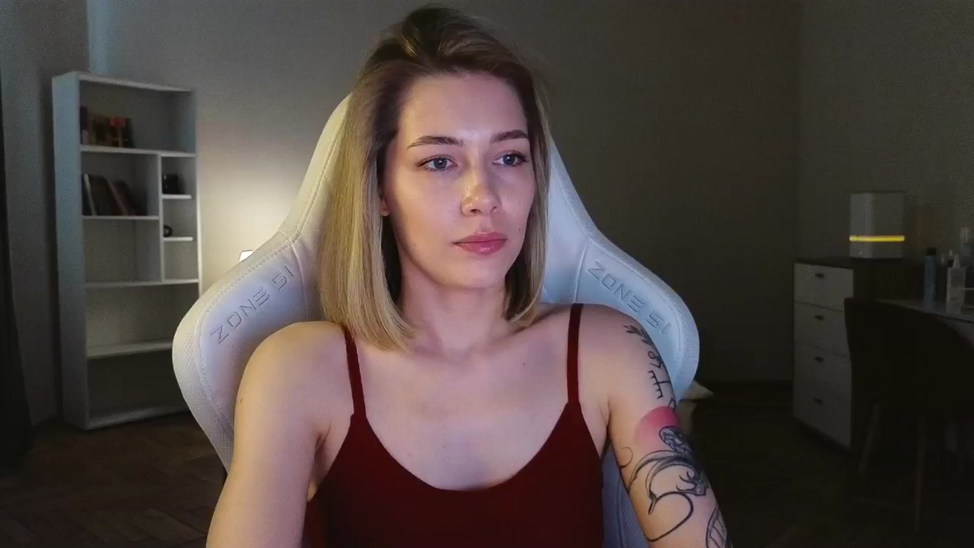 Gallery image thumbnail from KeepSpark's myfreecams stream on, 04/25/2025, 09:32 image 15 of 20