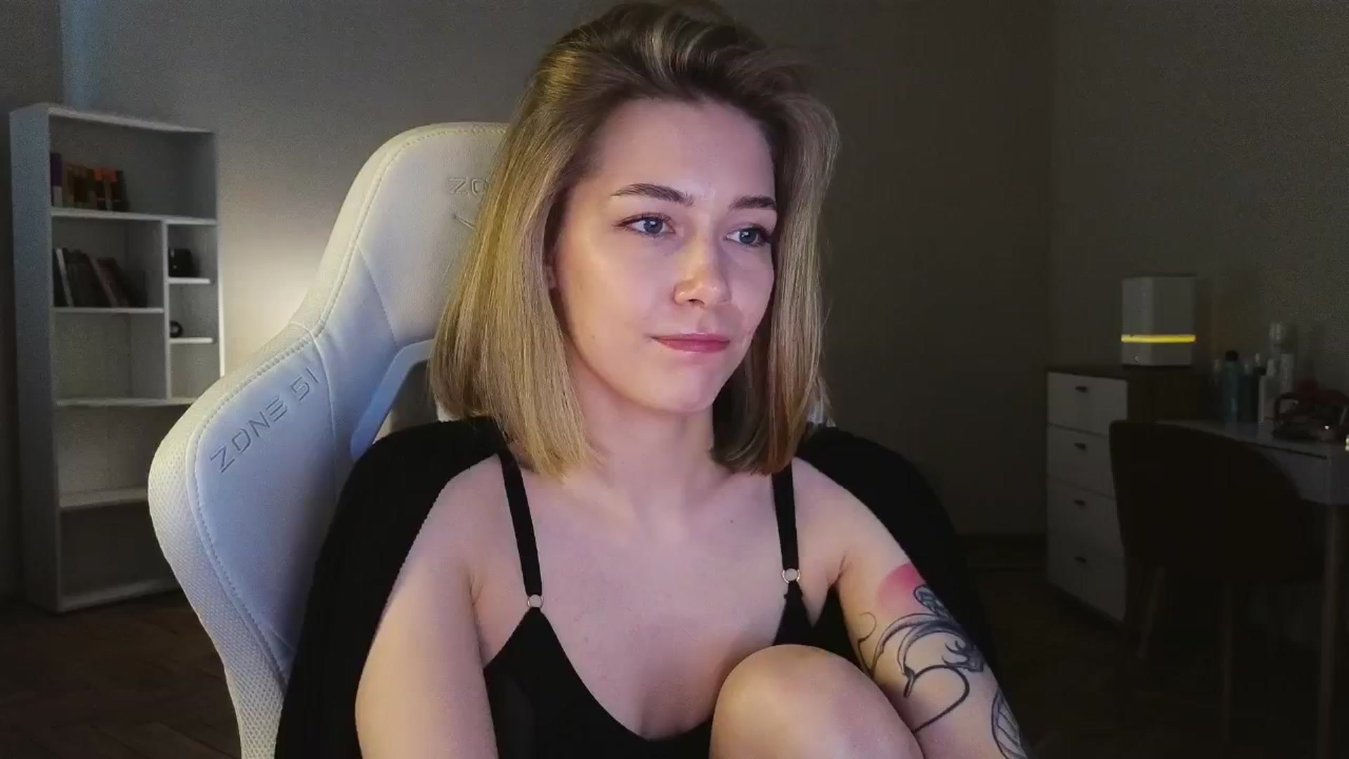 Gallery image thumbnail from KeepSpark's myfreecams stream on, 04/27/2025, 08:16 image 20 of 20