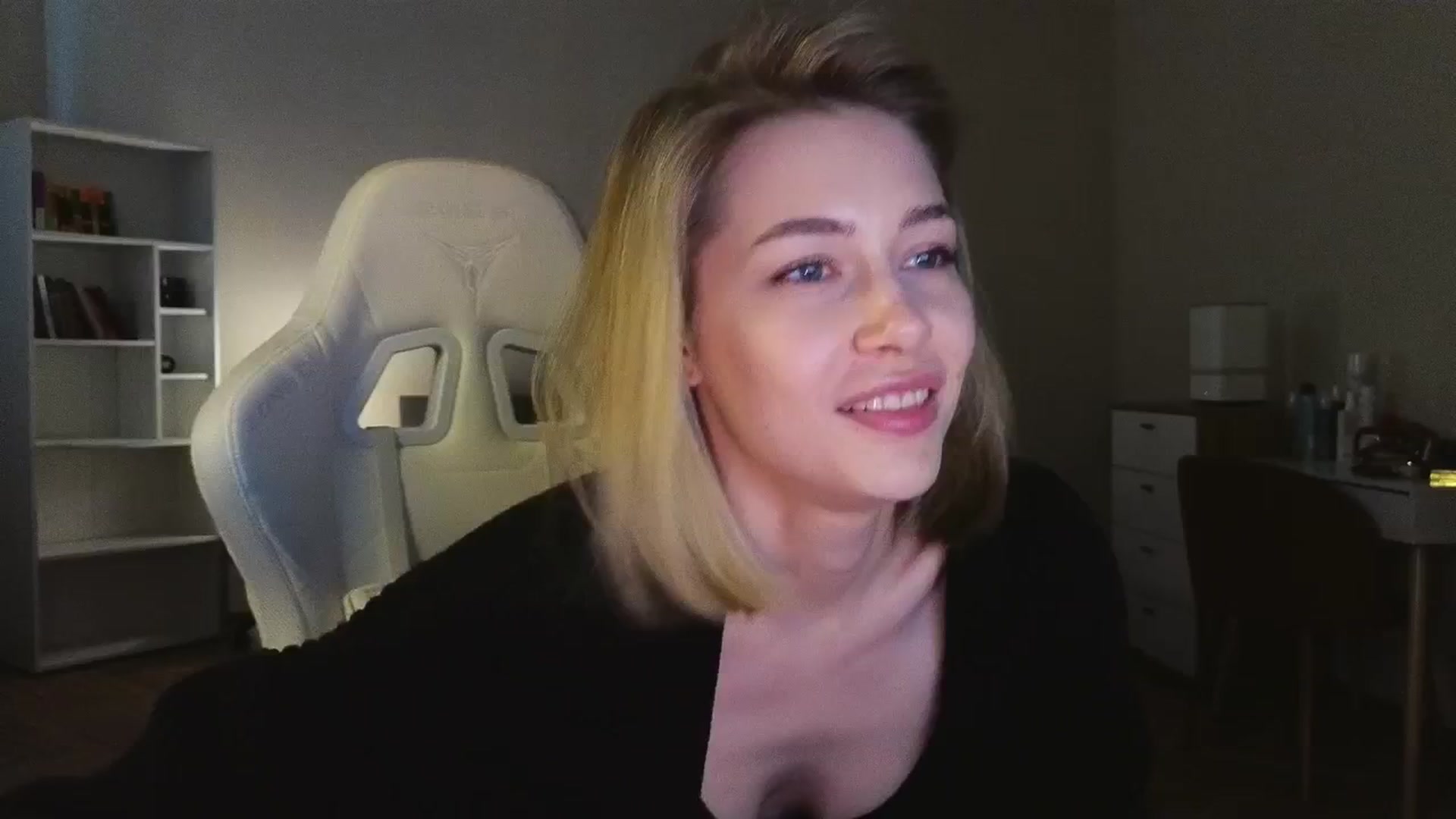 Gallery image thumbnail from KeepSpark's myfreecams stream on, 04/27/2025, 08:16 image 2 of 20