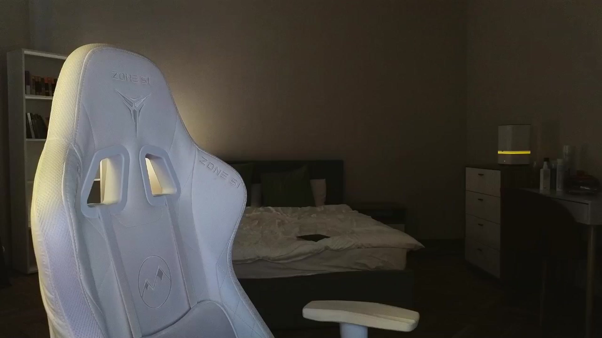 Gallery image thumbnail from KeepSpark's myfreecams stream on, 04/28/2025, 06:01 image 17 of 20