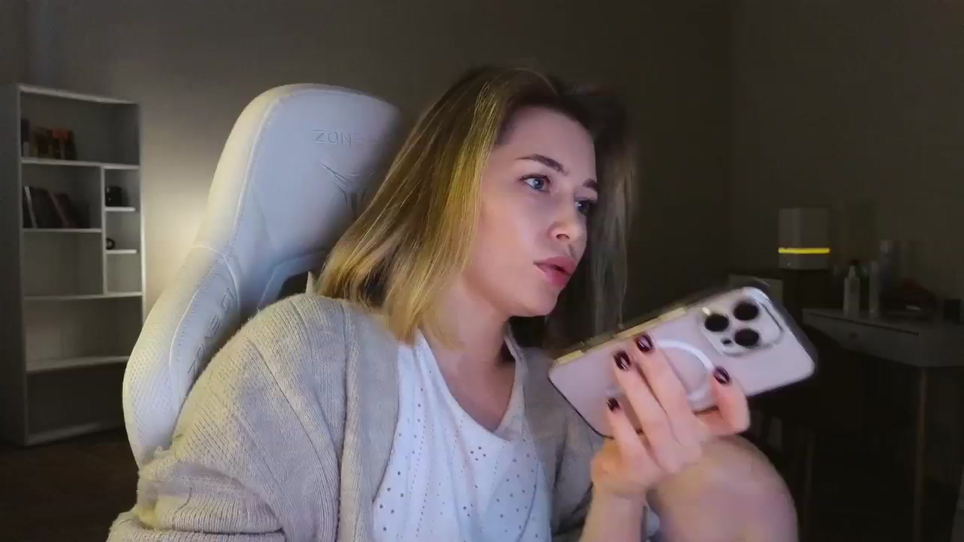 Gallery image thumbnail from KeepSpark's myfreecams stream on, 04/28/2025, 08:09 image 19 of 20