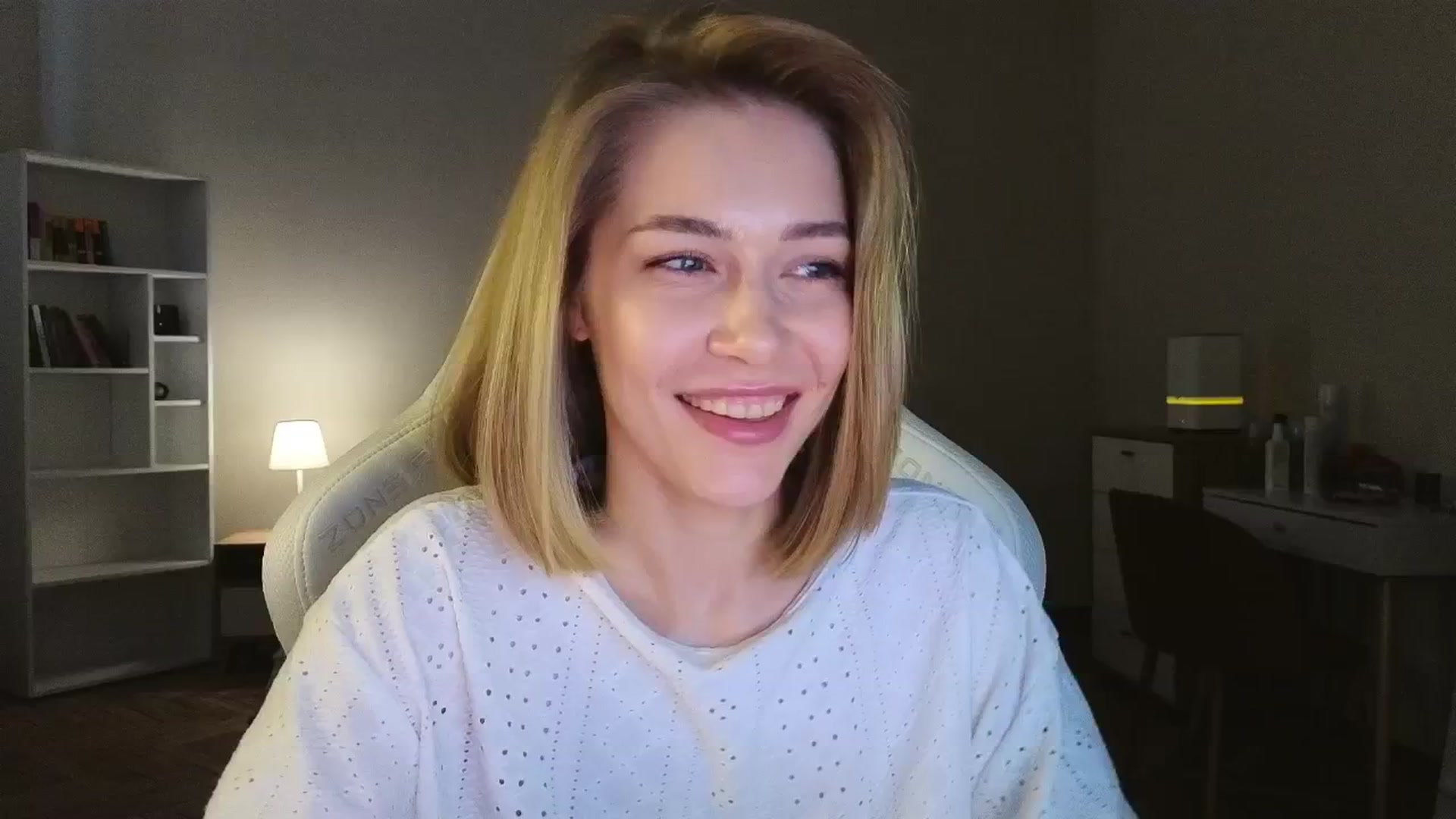 Gallery image thumbnail from KeepSpark's myfreecams stream on, 04/28/2025, 09:17 image 14 of 20