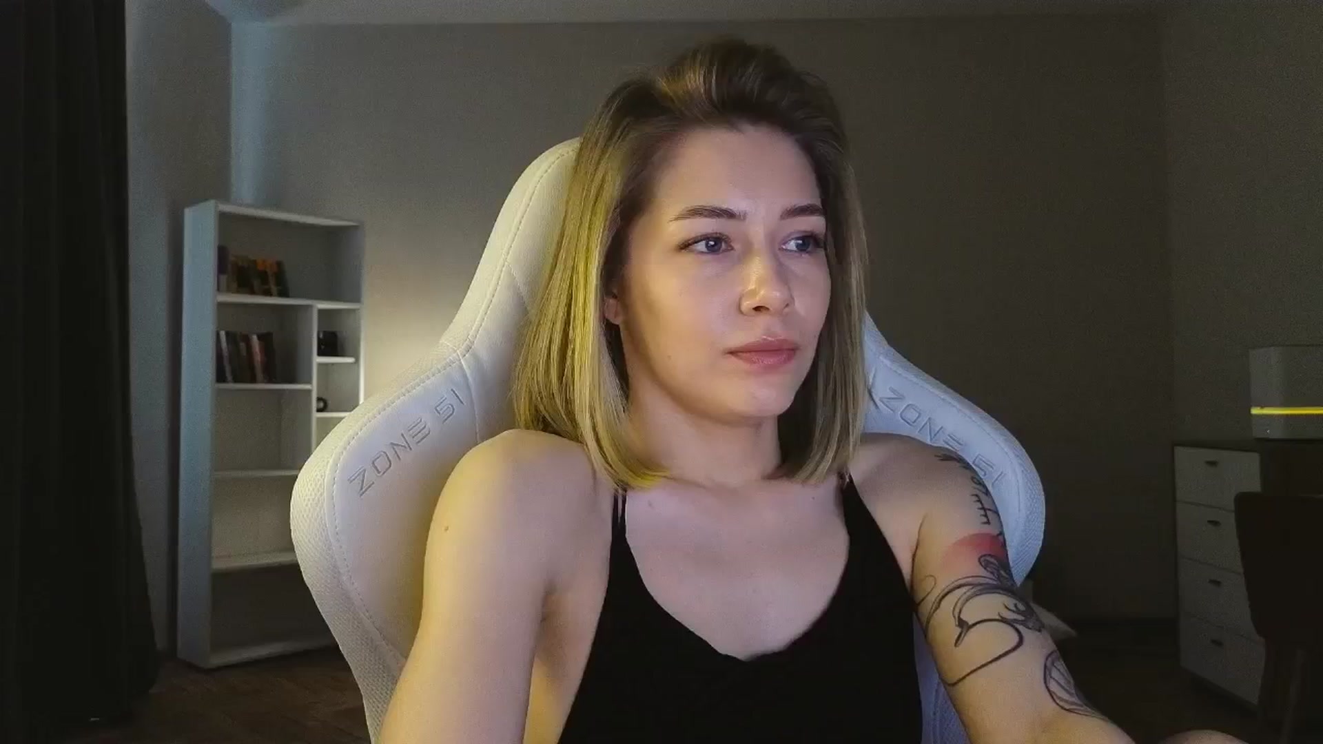 Gallery image thumbnail from KeepSpark's myfreecams stream on, 05/04/2025, 08:07 image 20 of 20