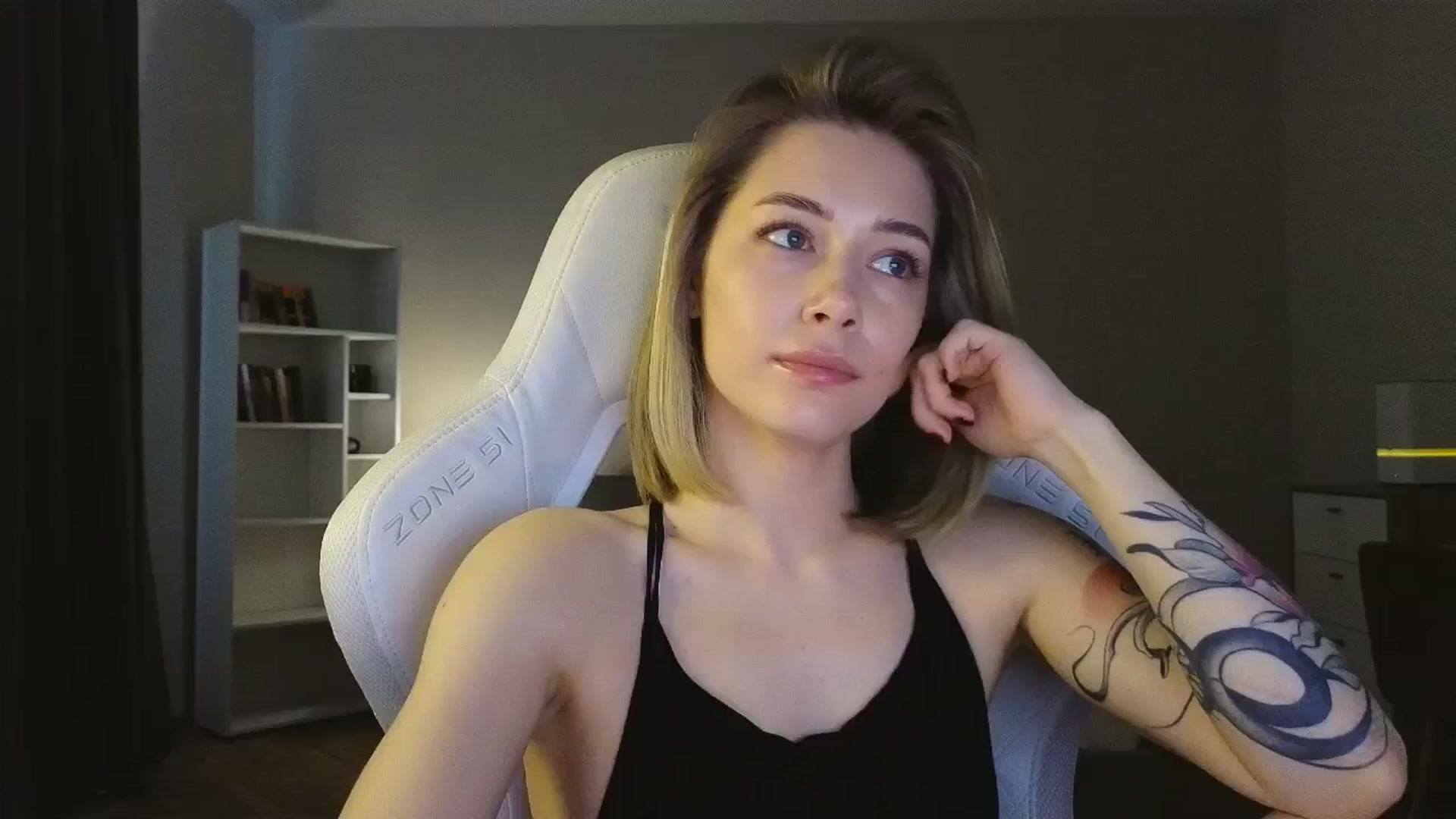 Gallery image thumbnail from KeepSpark's myfreecams stream on, 05/04/2025, 08:07 image 5 of 20