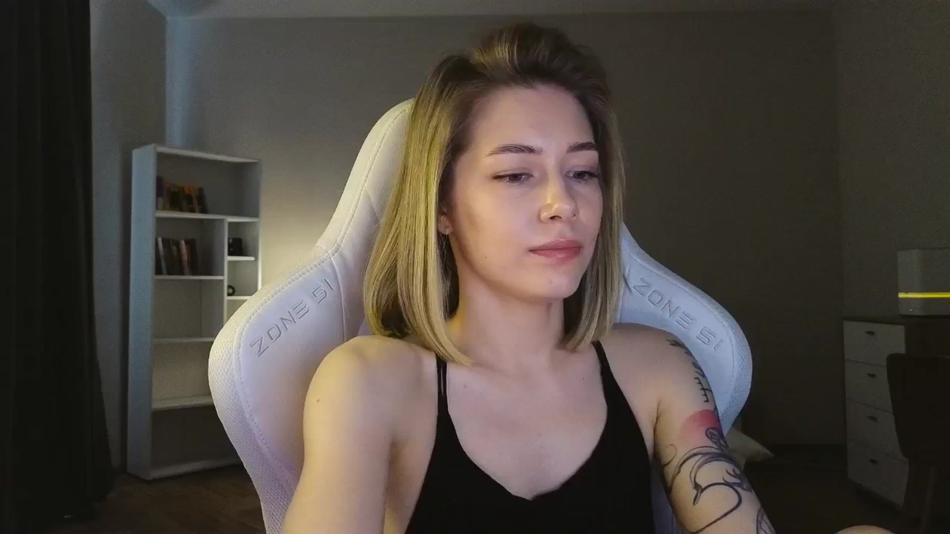 Gallery image thumbnail from KeepSpark's myfreecams stream on, 05/04/2025, 08:07 image 19 of 20