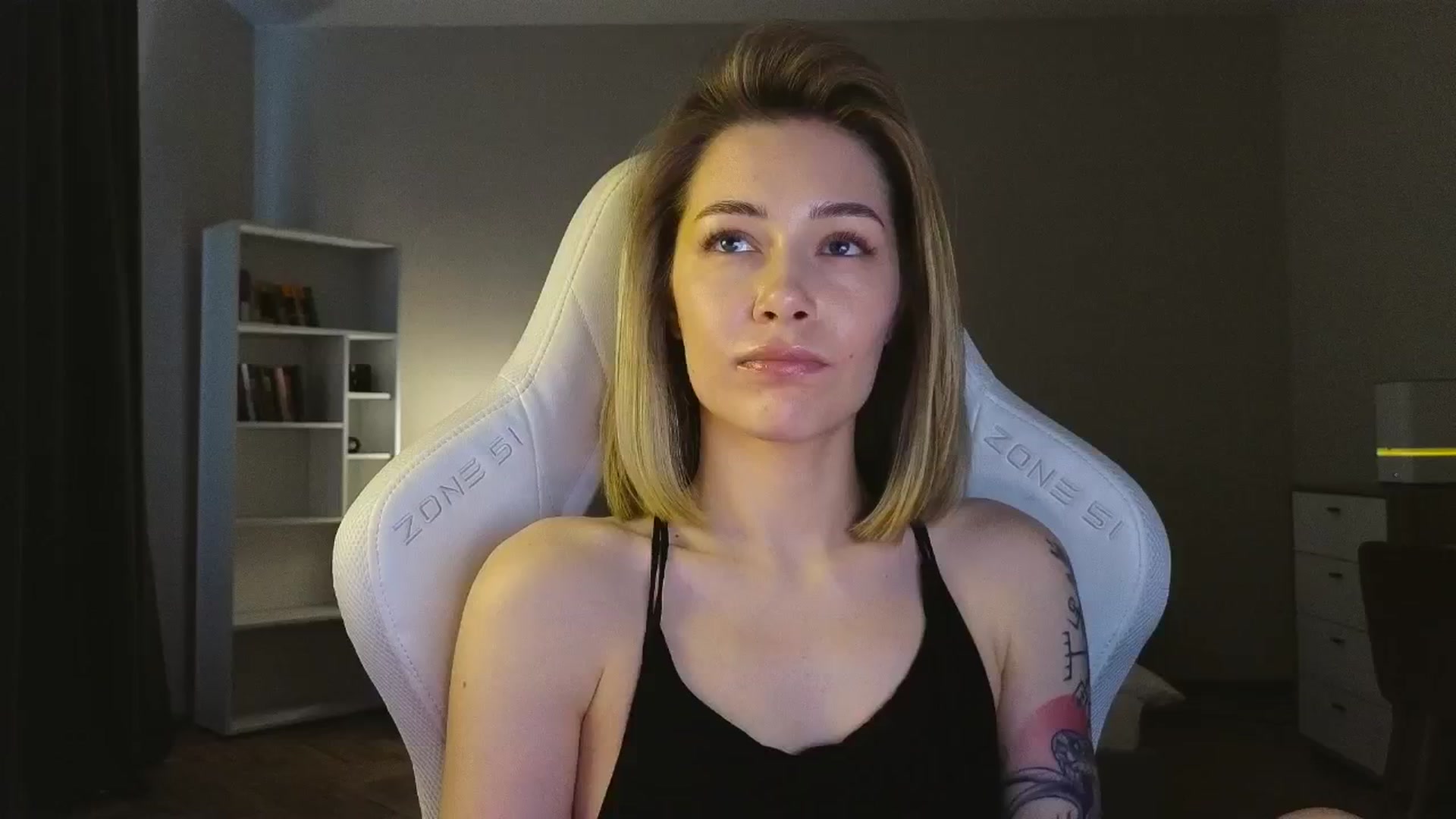 Gallery image thumbnail from KeepSpark's myfreecams stream on, 05/04/2025, 08:07 image 6 of 20