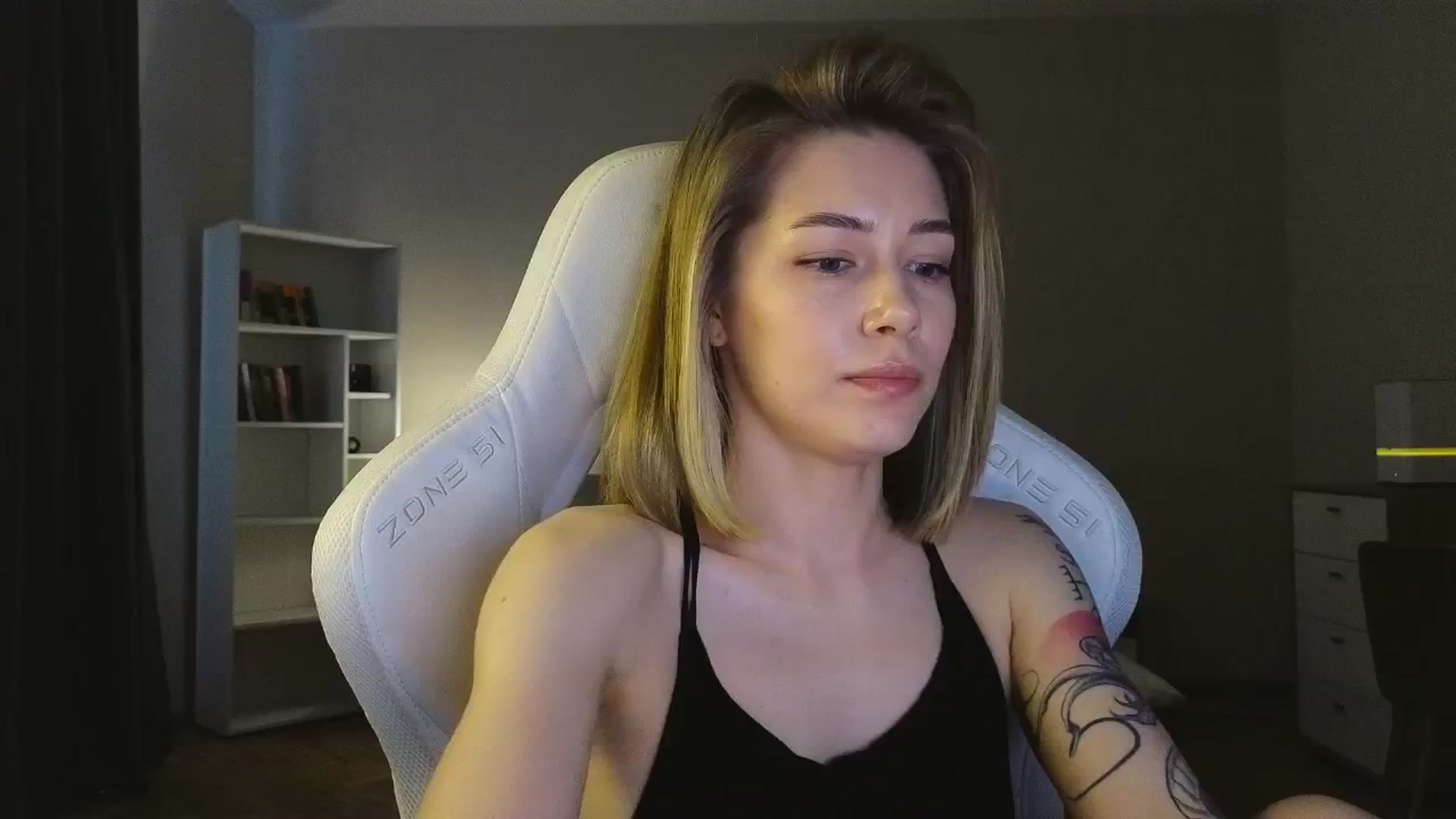 Gallery image thumbnail from KeepSpark's myfreecams stream on, 05/04/2025, 08:07 image 8 of 20