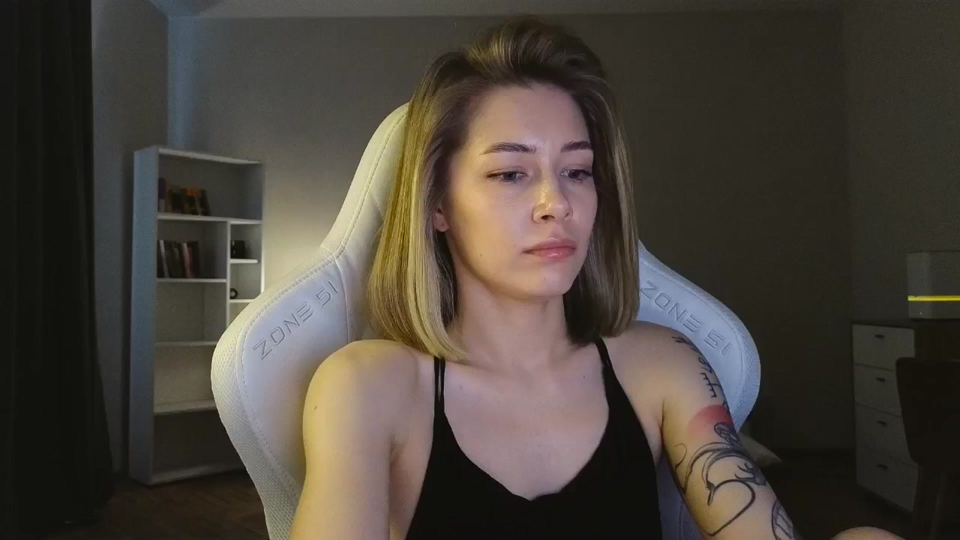 Gallery image thumbnail from KeepSpark's myfreecams stream on, 05/04/2025, 08:07 image 1 of 20