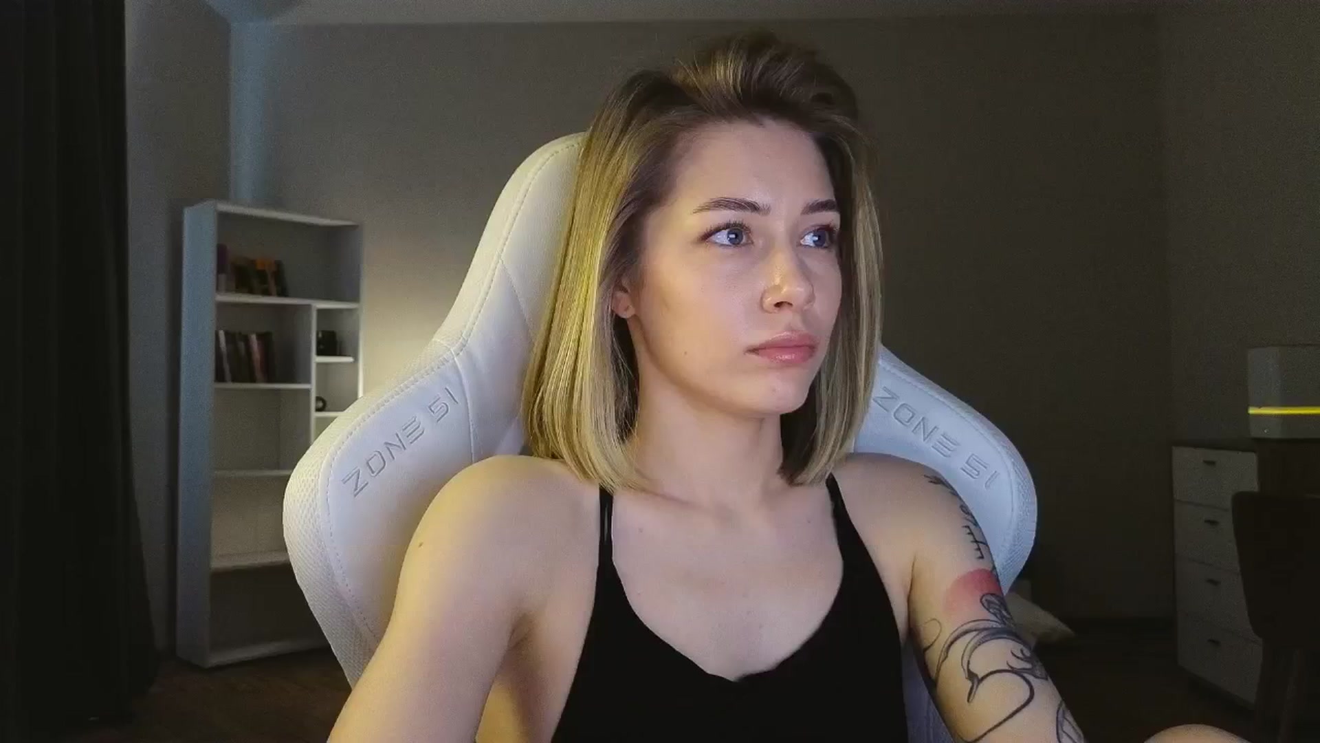 Gallery image thumbnail from KeepSpark's myfreecams stream on, 05/04/2025, 08:07 image 10 of 20