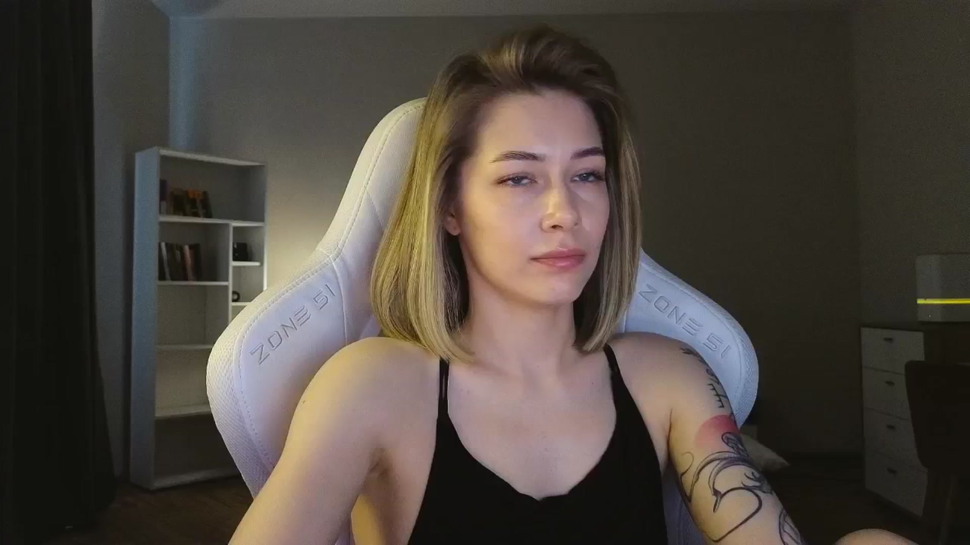 Gallery image thumbnail from KeepSpark's myfreecams stream on, 05/04/2025, 08:07 image 9 of 20