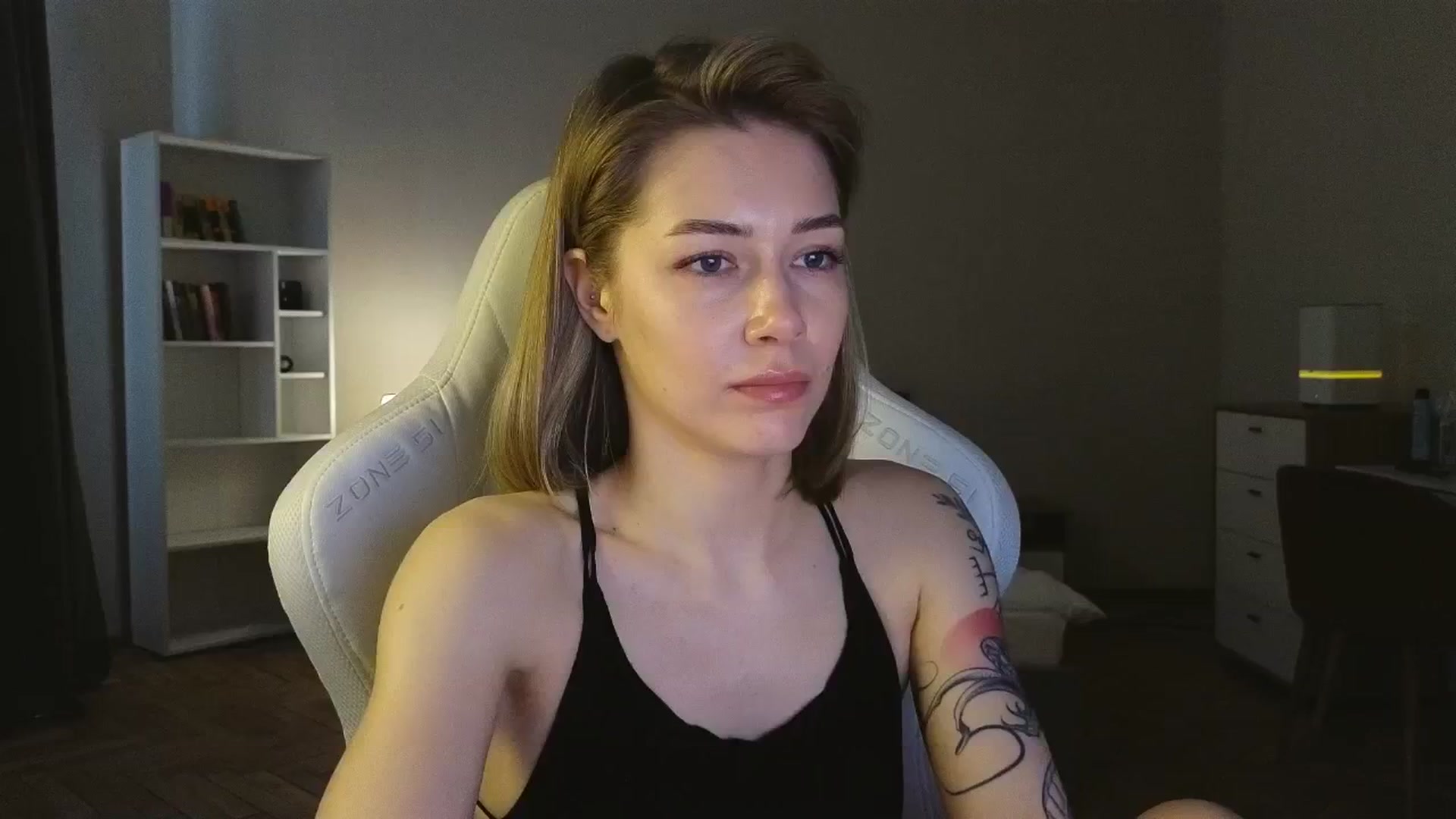 Gallery image thumbnail from KeepSpark's myfreecams stream on, 05/04/2025, 09:54 image 2 of 20