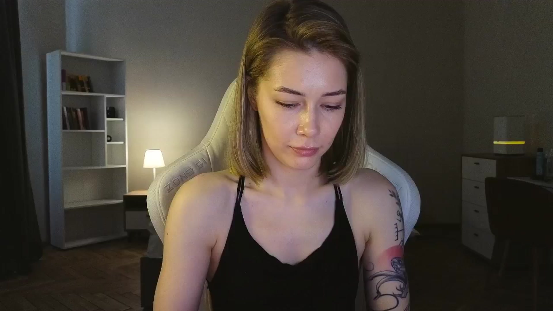 Gallery image thumbnail from KeepSpark's myfreecams stream on, 05/04/2025, 09:54 image 10 of 20