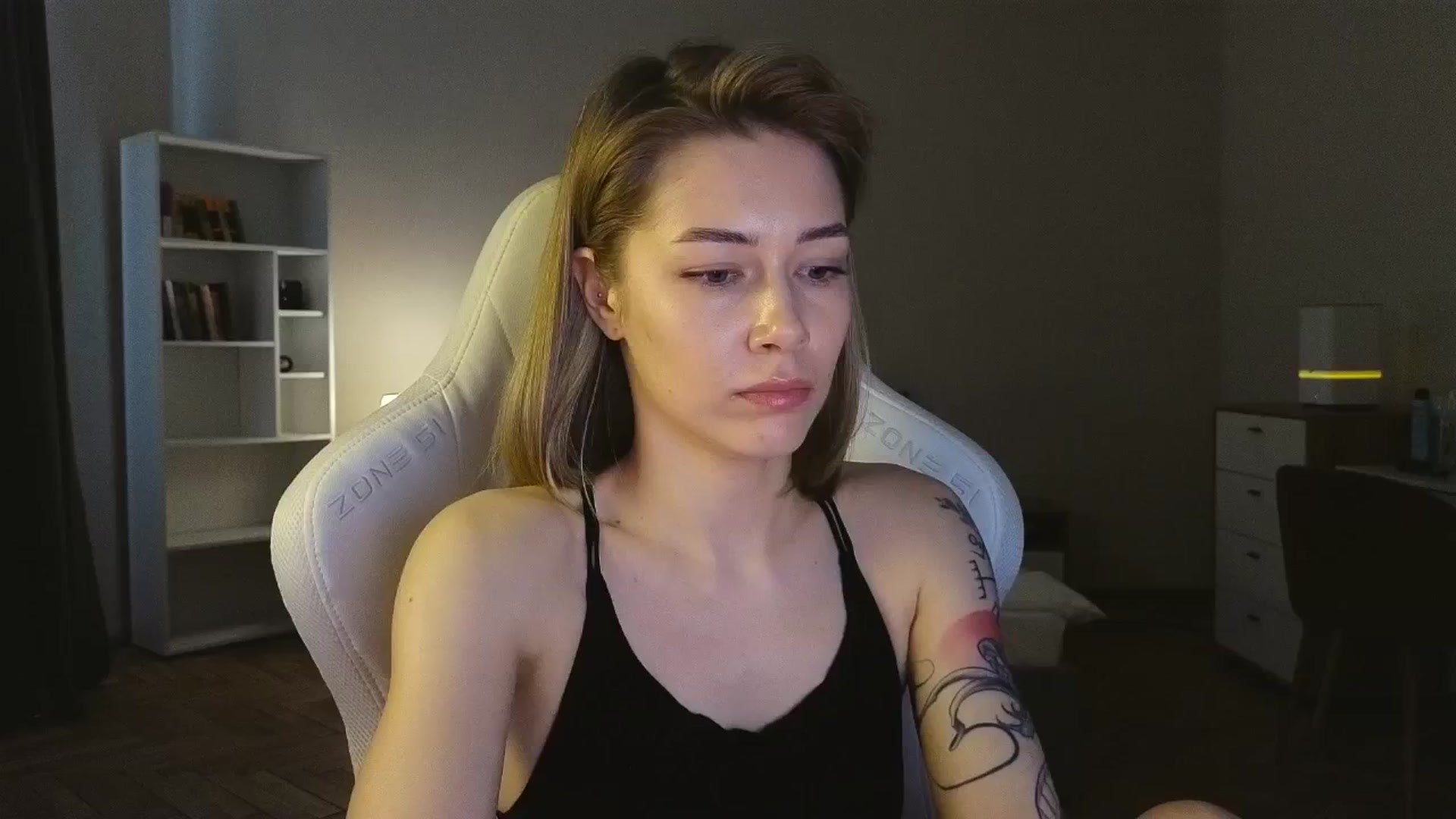 Gallery image thumbnail from KeepSpark's myfreecams stream on, 05/04/2025, 09:54 image 3 of 20