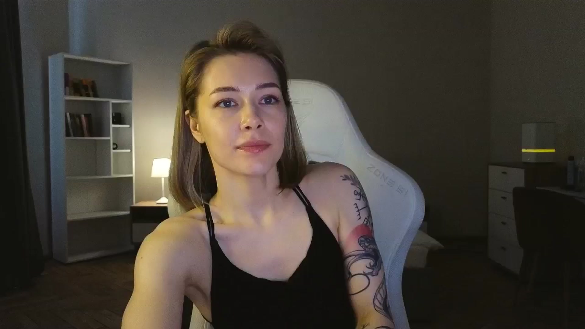 Gallery image thumbnail from KeepSpark's myfreecams stream on, 05/04/2025, 09:54 image 6 of 20