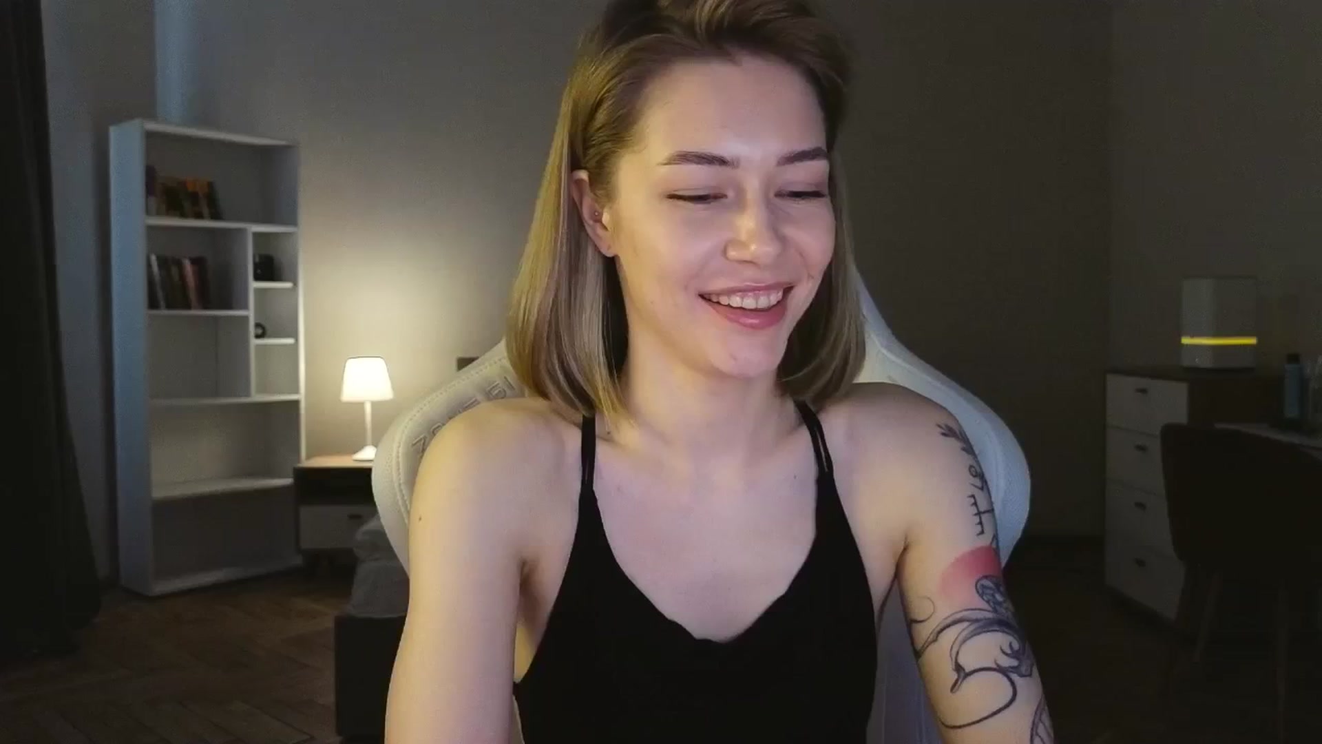 Gallery image thumbnail from KeepSpark's myfreecams stream on, 05/04/2025, 09:54 image 8 of 20