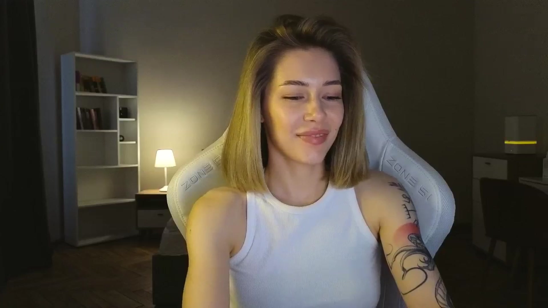 Gallery image thumbnail from KeepSpark's myfreecams stream on, 05/05/2025, 05:17 image 12 of 20